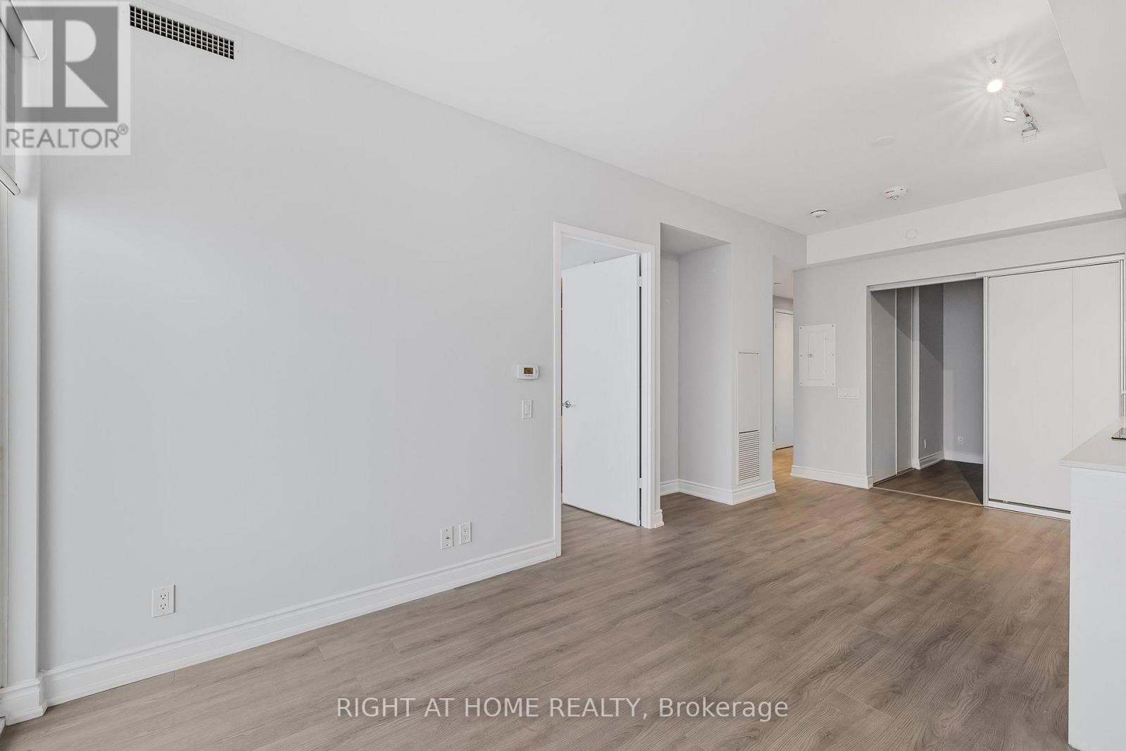 3108 - 5 Buttermill Avenue, Vaughan (Vaughan Corporate Centre), Ontario  L4K 0J5 - Photo 12 - N12206993