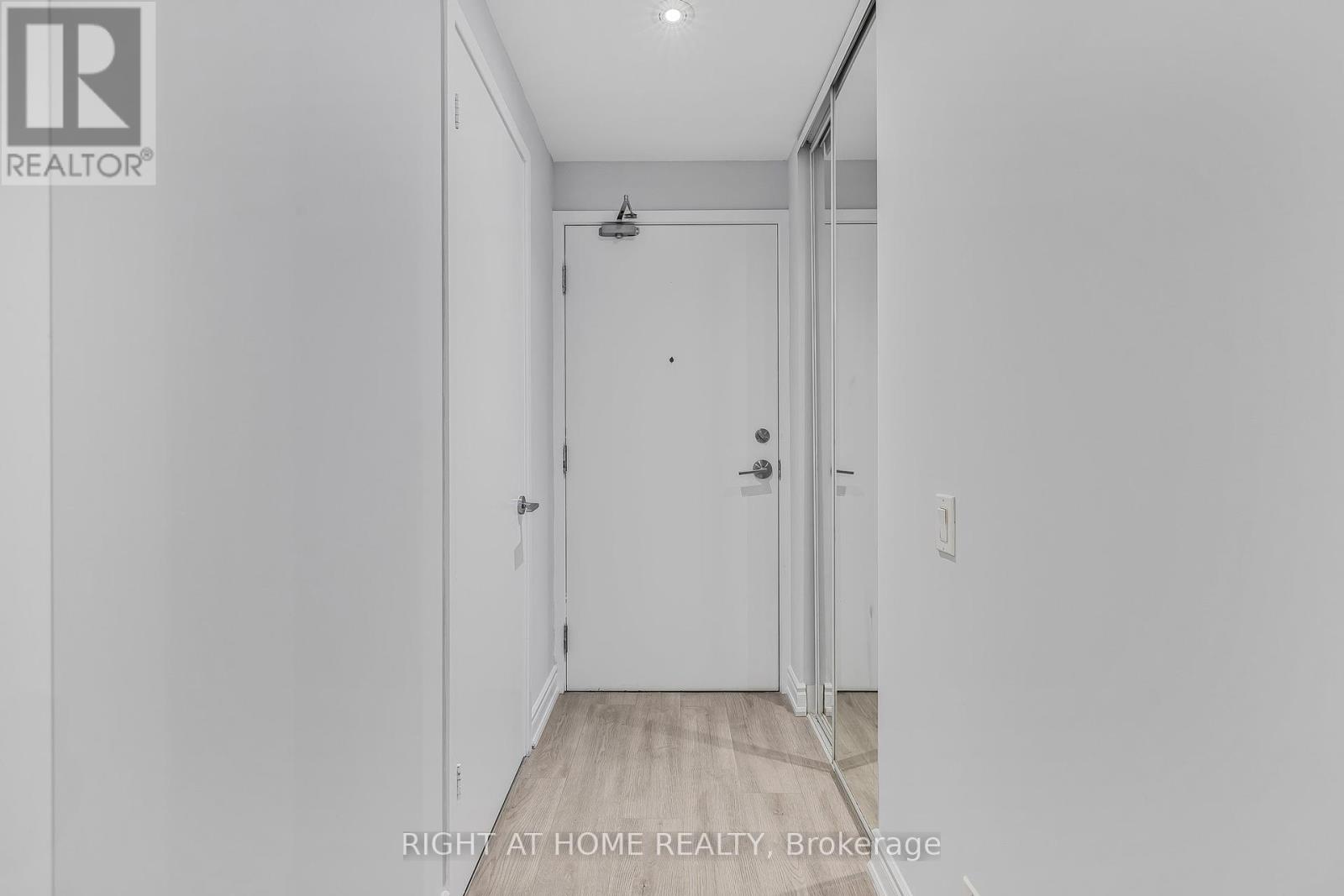 3108 - 5 Buttermill Avenue, Vaughan, Ontario  L4K 0J5 - Photo 2 - N12206993