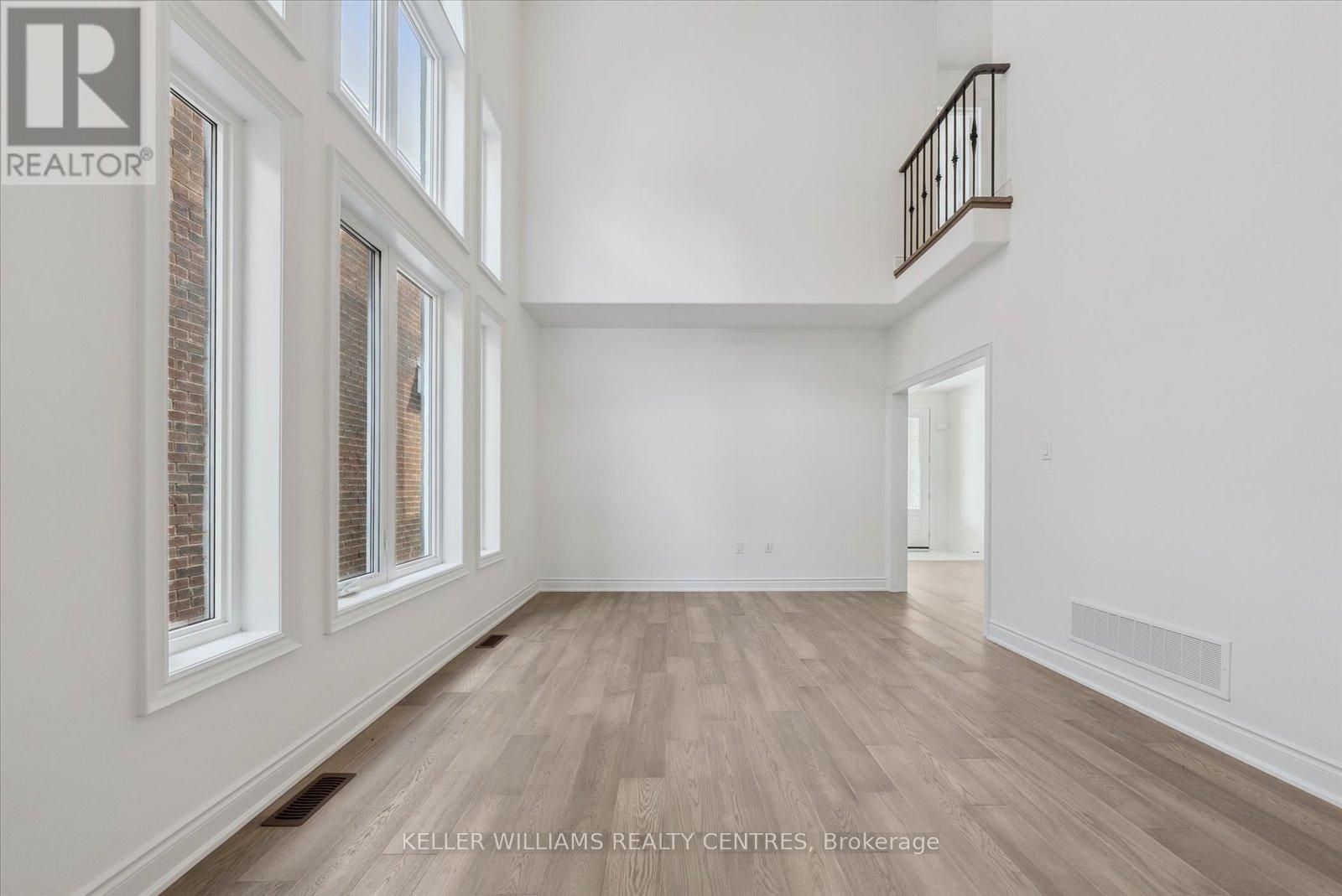 60 Wood Crescent, Essa, Ontario  L3W 0W5 - Photo 8 - N12207025