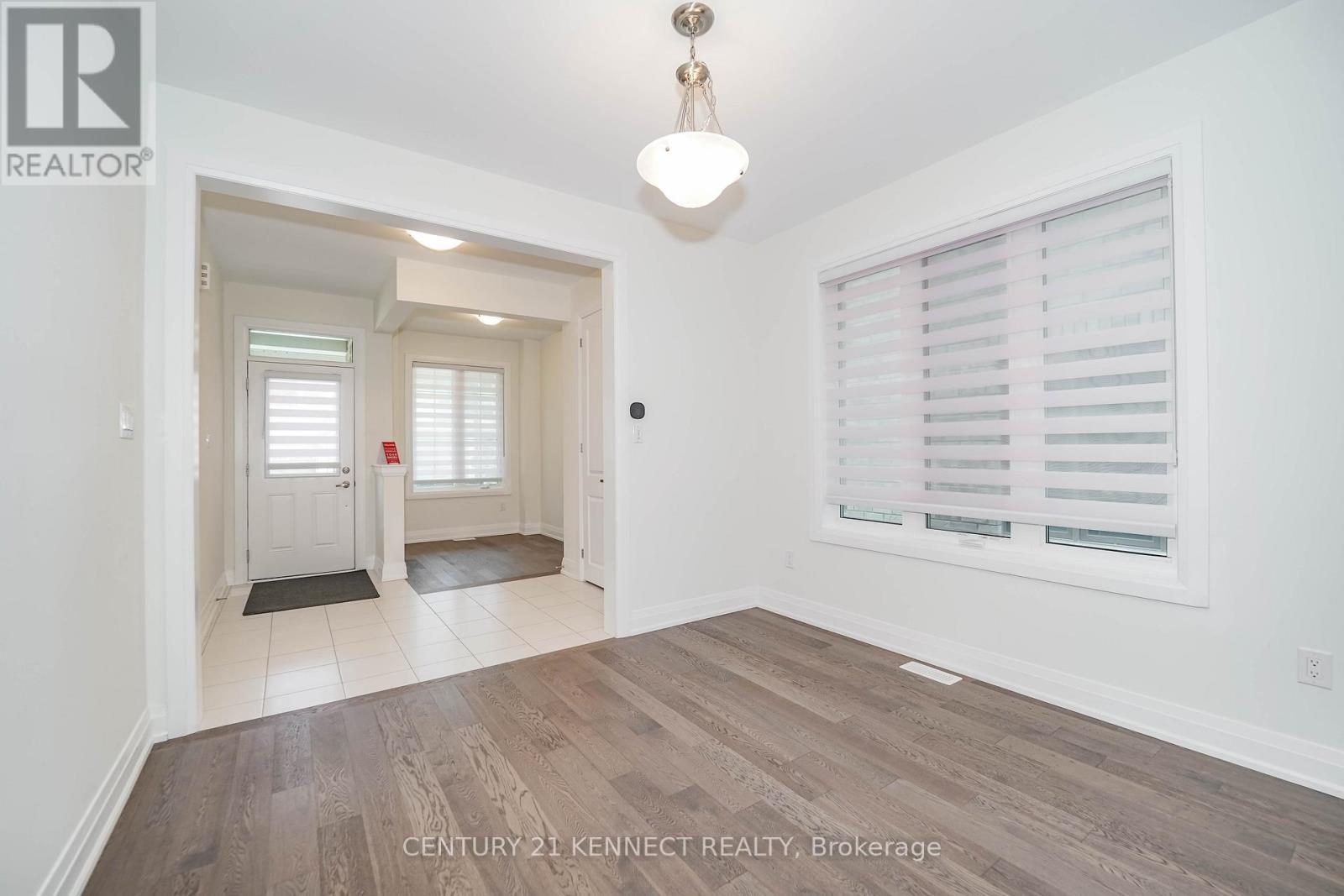 18 Cecil Sinclair Drive, Markham, Ontario  L6C 3L3 - Photo 8 - N12207054