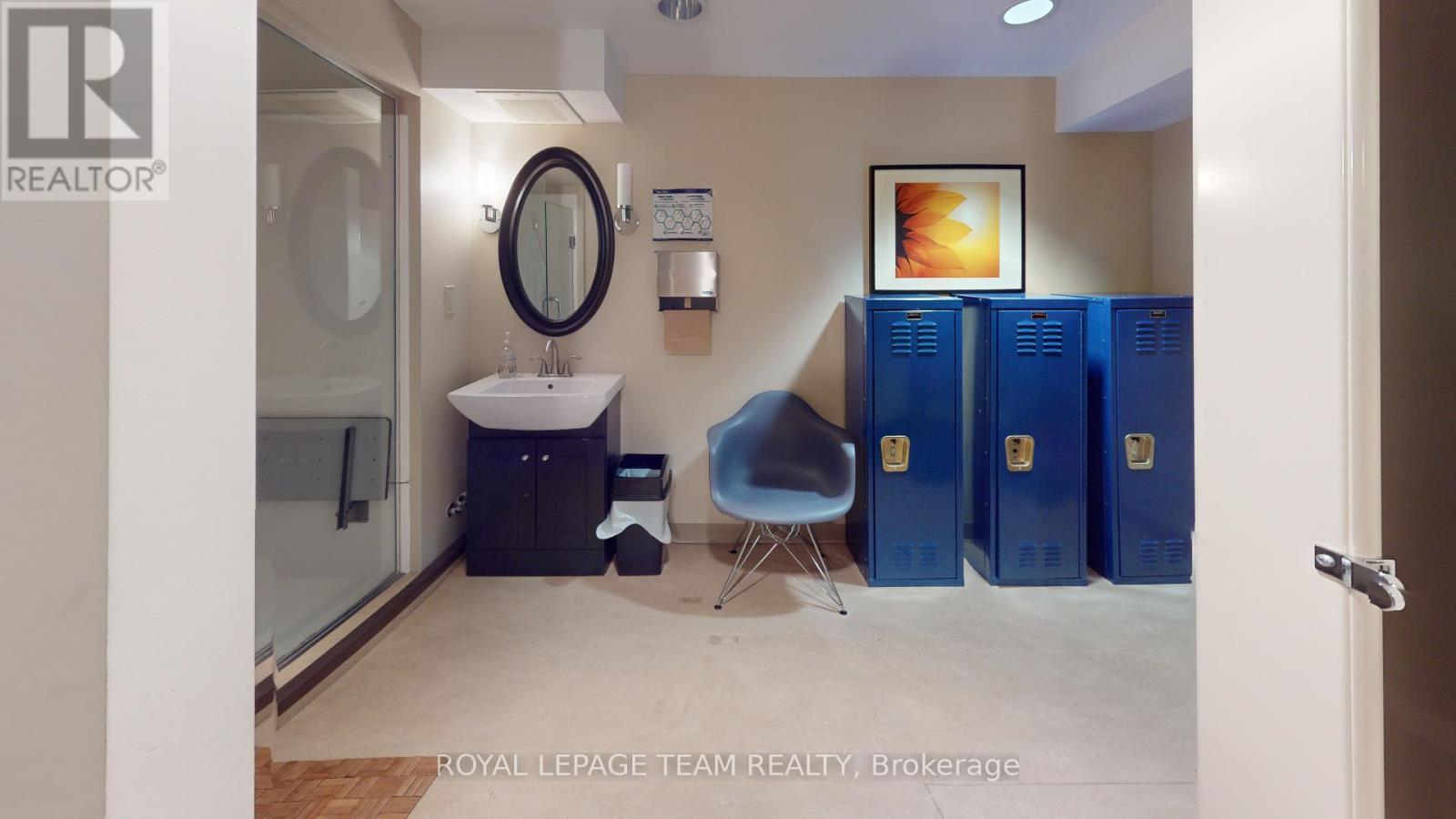 942 Merivale Road, Ottawa, Ontario  K1Z 5Z9 - Photo 15 - X12207230