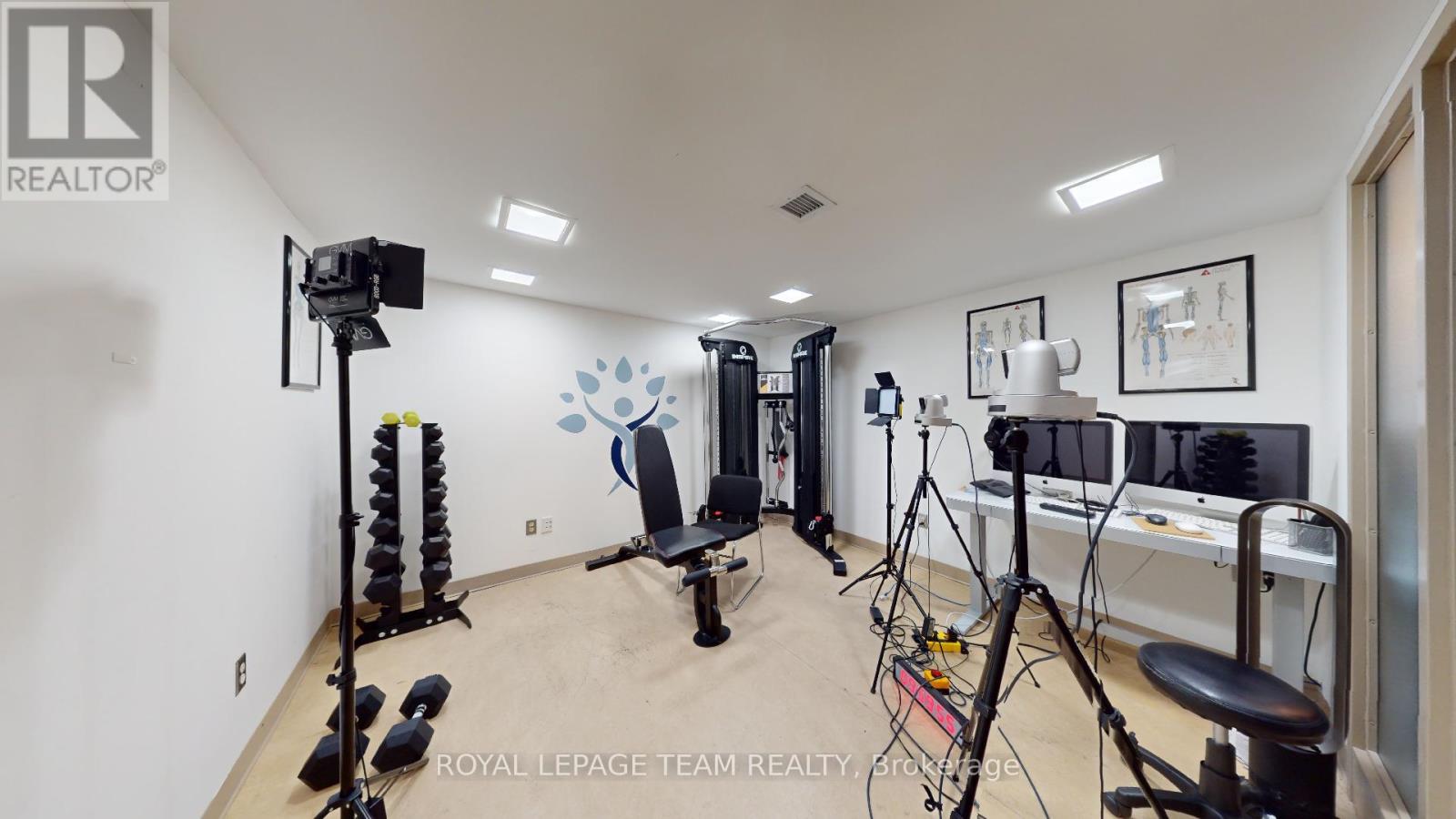 942 Merivale Road, Ottawa, Ontario  K1Z 5Z9 - Photo 17 - X12207230