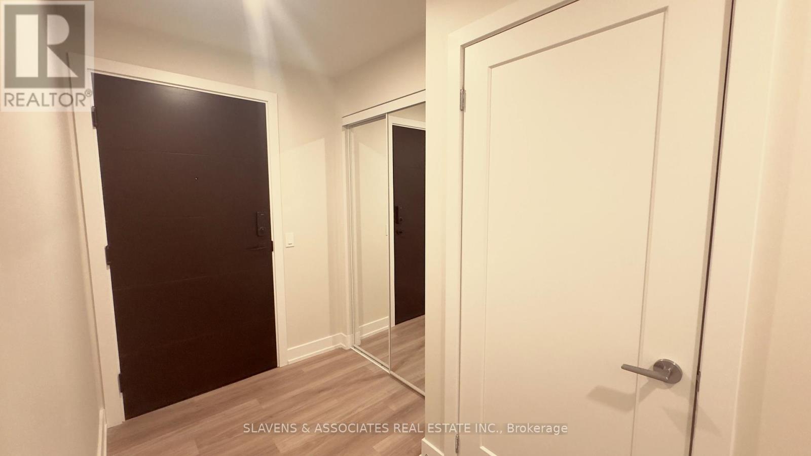 814 - 41 Johnson Street, Barrie, Ontario  L4M 0L6 - Photo 4 - S12206971