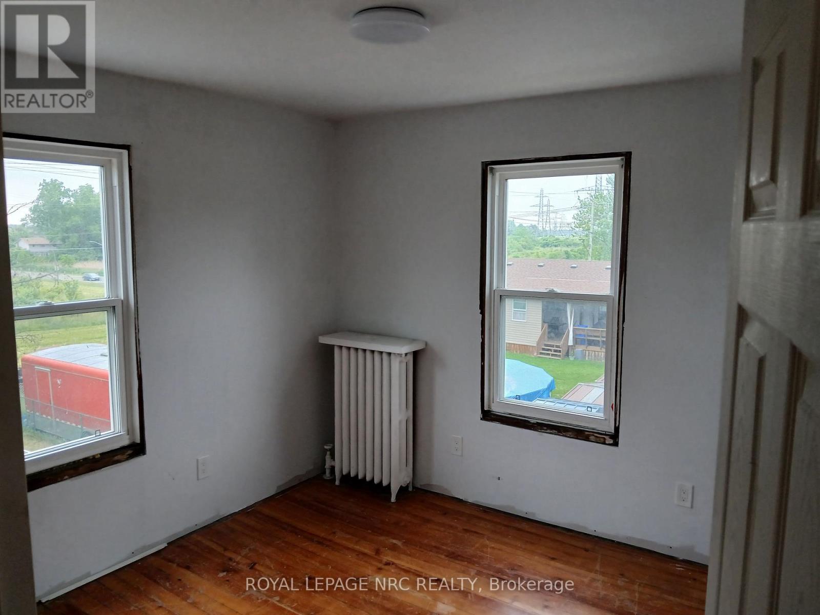 20 Hayes Road, Thorold, Ontario  L2V 1L8 - Photo 11 - X12207134