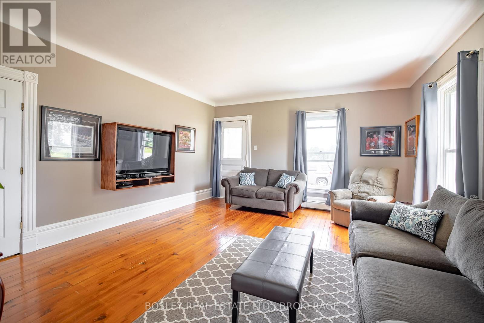 1609 Eighth Avenue, St. Catharines, Ontario  L2R 6P7 - Photo 10 - X12207135
