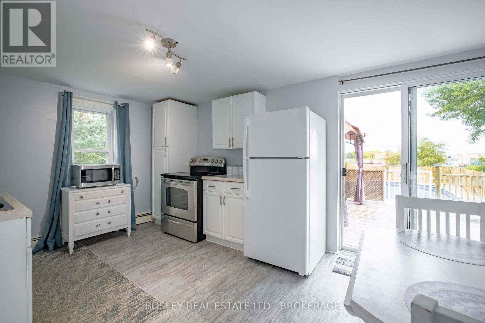 1609 Eighth Avenue, St. Catharines, Ontario  L2R 6P7 - Photo 13 - X12207135