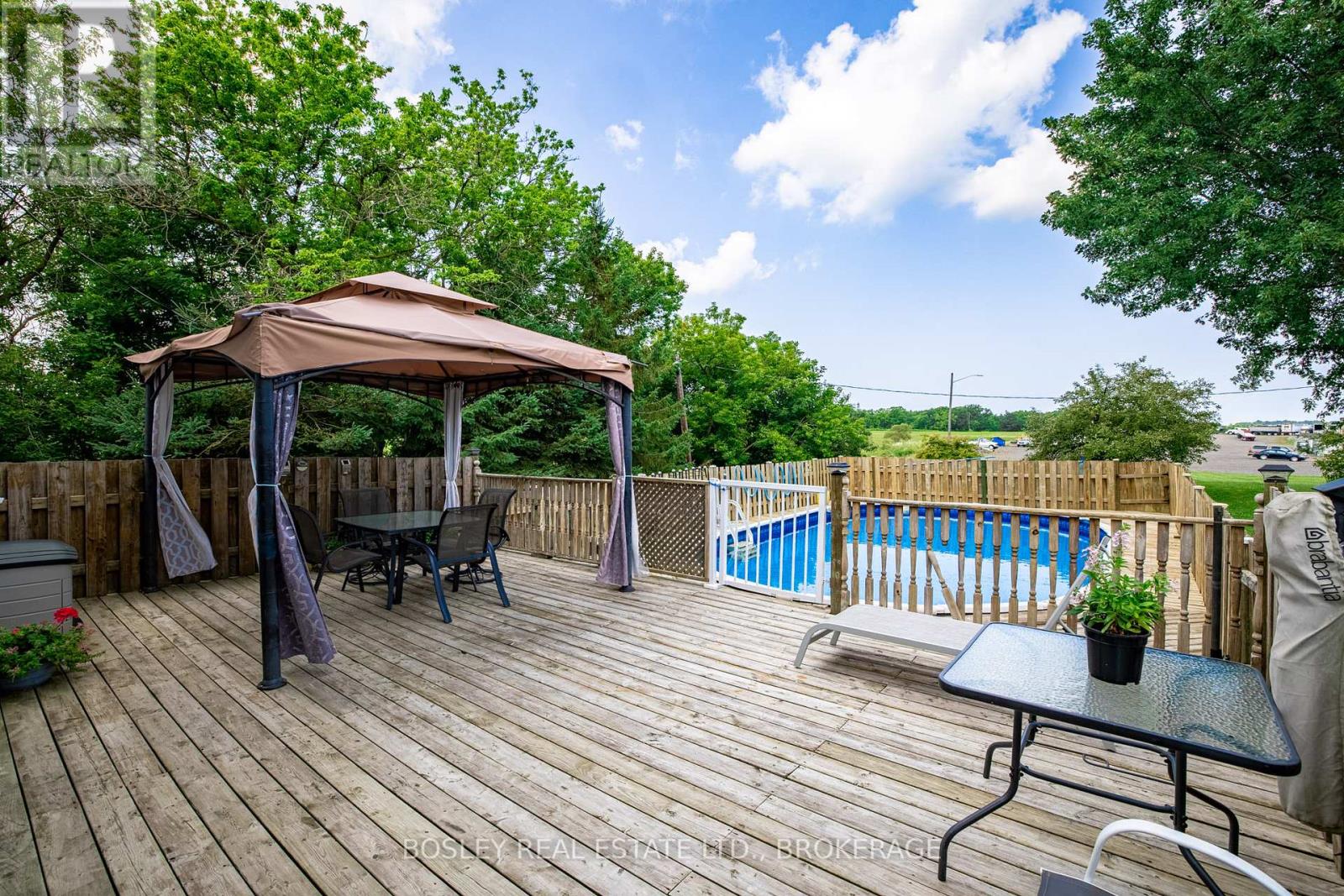 1609 Eighth Avenue, St. Catharines, Ontario  L2R 6P7 - Photo 14 - X12207135