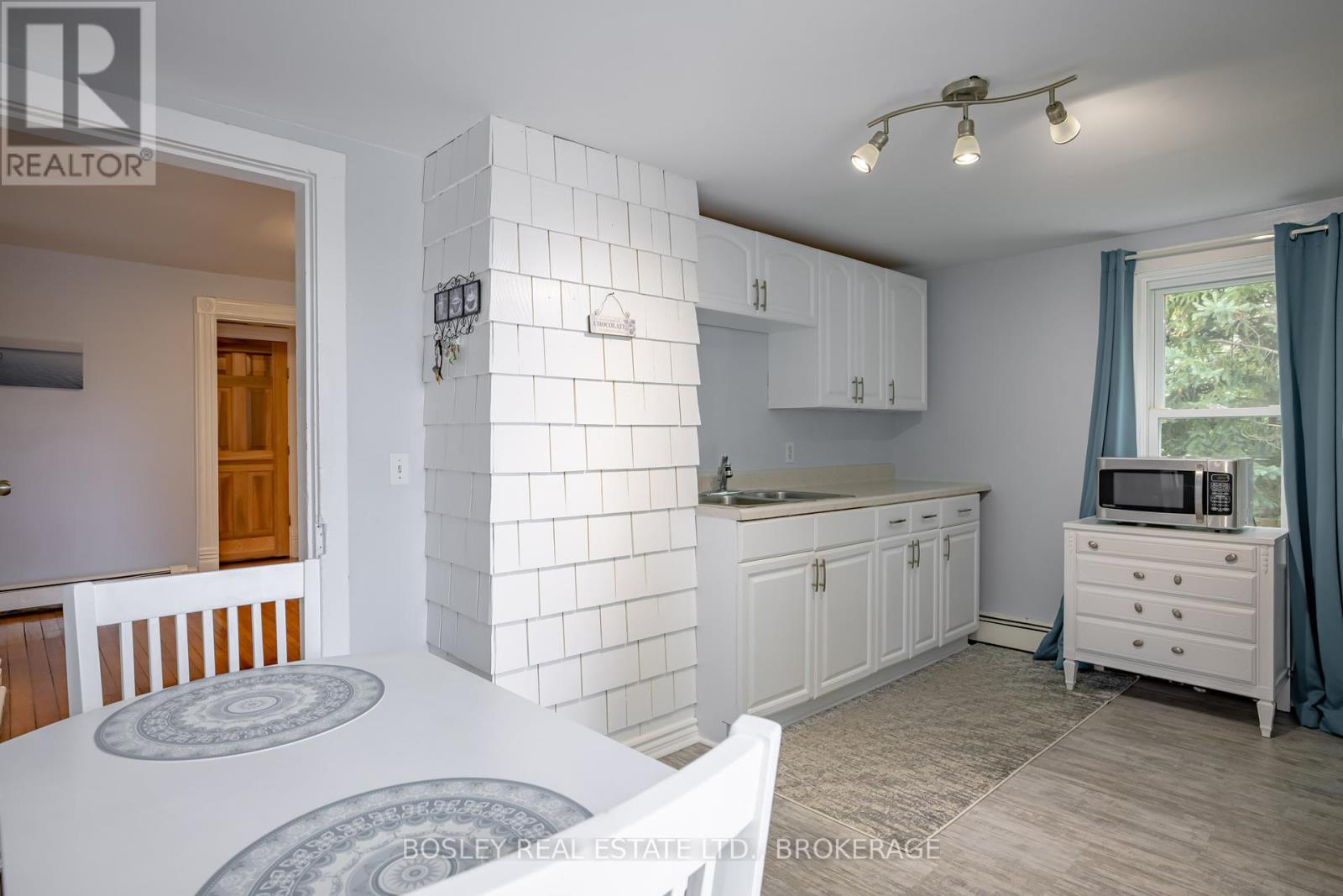 1609 Eighth Avenue, St. Catharines, Ontario  L2R 6P7 - Photo 15 - X12207135