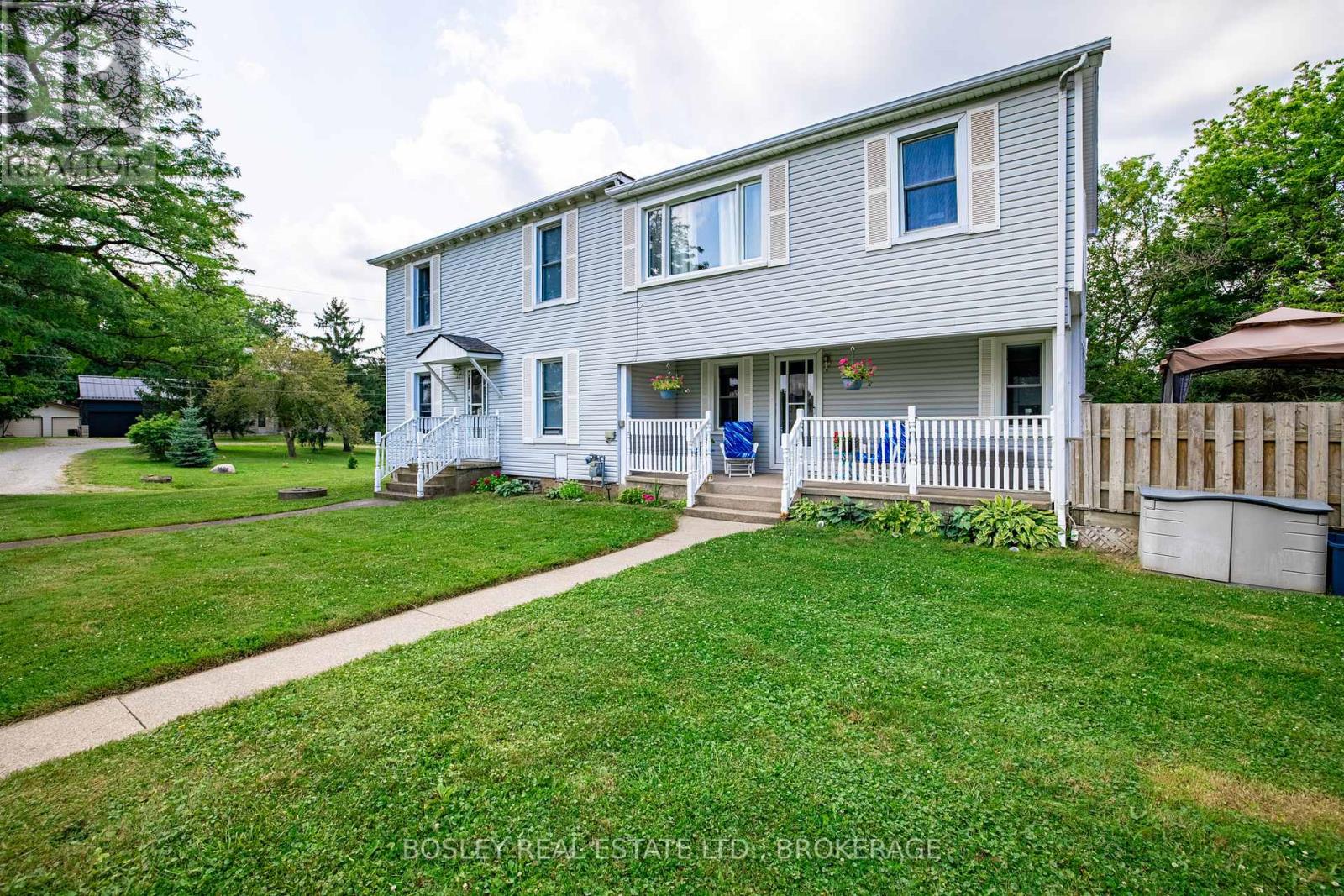 1609 Eighth Avenue, St. Catharines, Ontario  L2R 6P7 - Photo 2 - X12207135