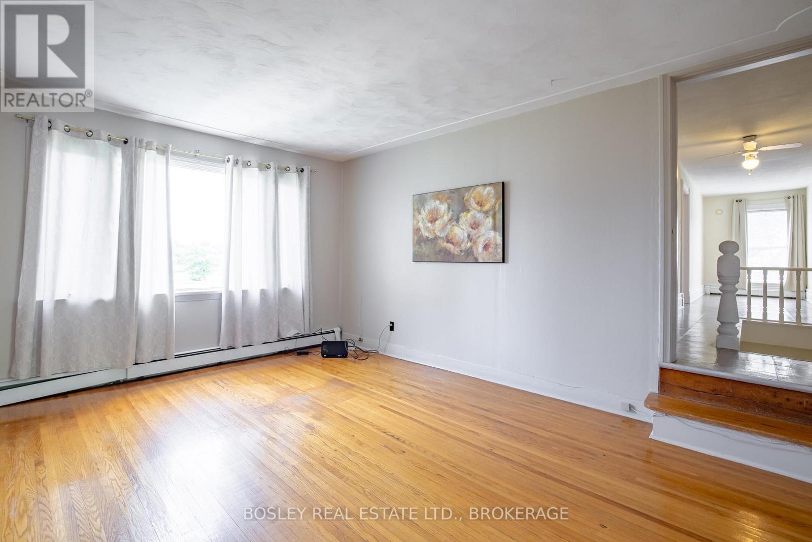 1609 Eighth Avenue, St. Catharines, Ontario  L2R 6P7 - Photo 22 - X12207135