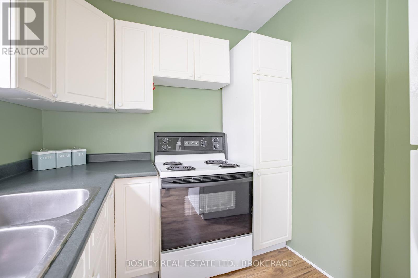 1609 Eighth Avenue, St. Catharines, Ontario  L2R 6P7 - Photo 28 - X12207135
