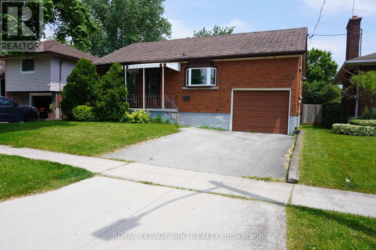 120 Golden Boulevard E, Welland (Lincoln/crowland), Ontario  L3B 1J1 - Photo 5 - X12207198