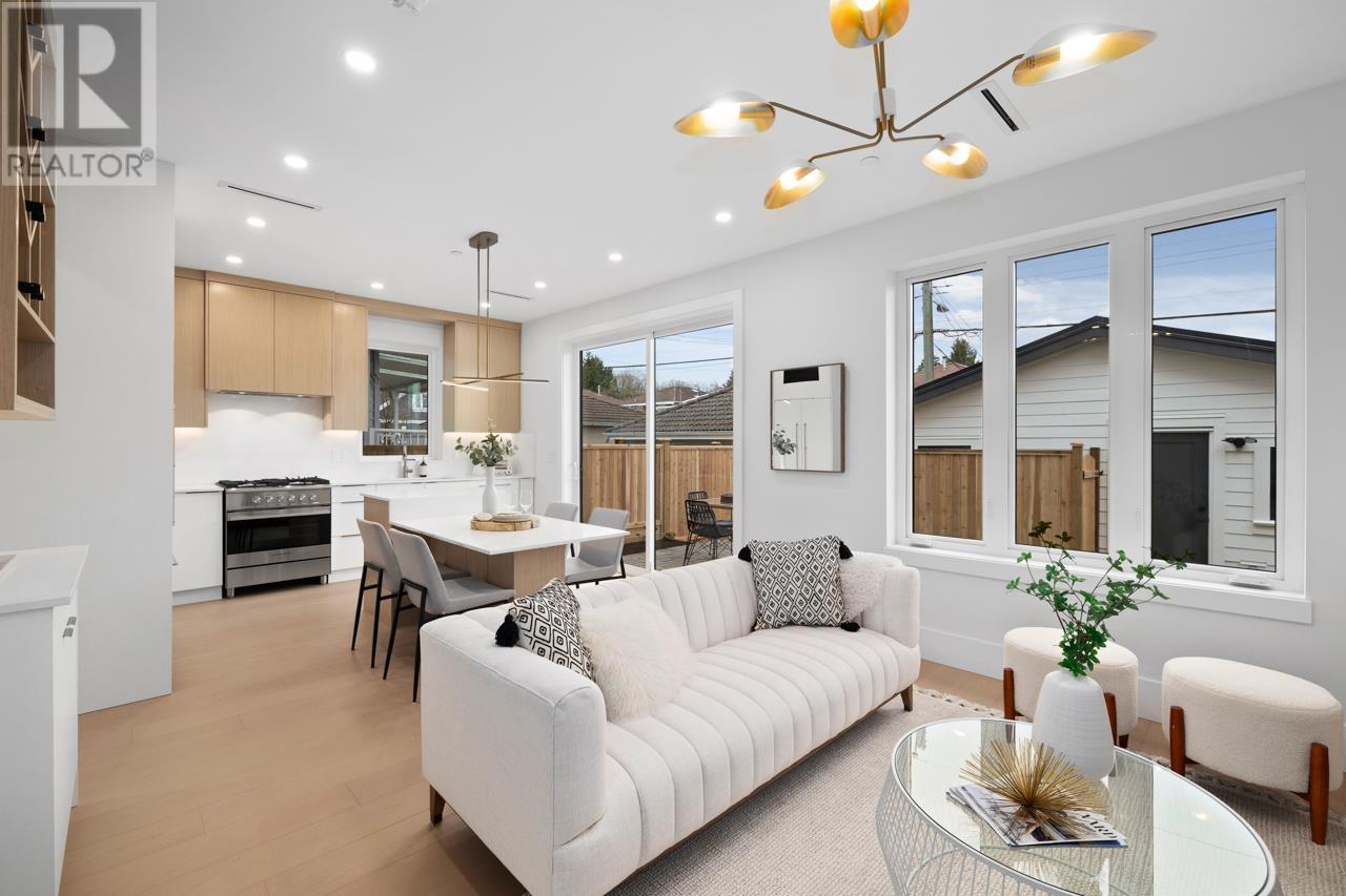 2 4579 Culloden Street, Vancouver, British Columbia  V5V 4X7 - Photo 1 - R3012810