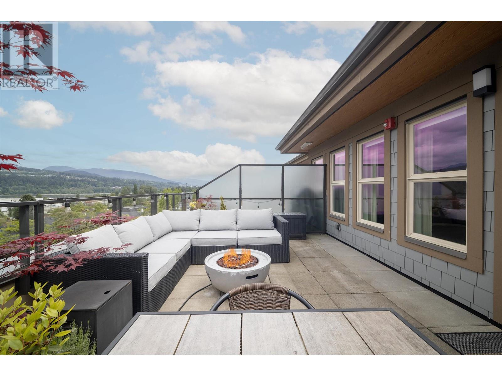 2315 St Johns Street, Port Moody, British Columbia  V3H 0K4 - Photo 1 - R3012822