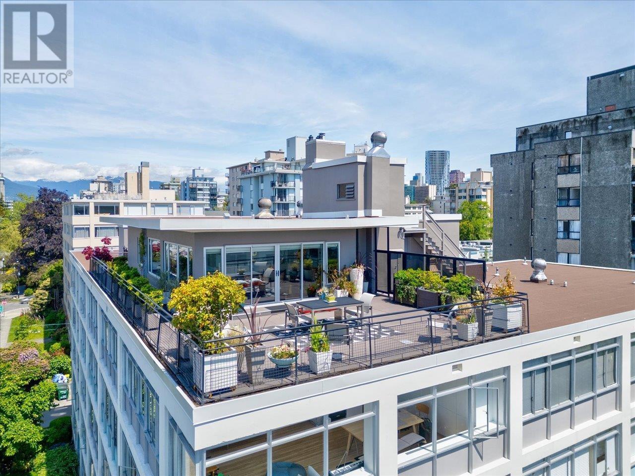 601 1975 PENDRELL STREET, Vancouver, British Columbia