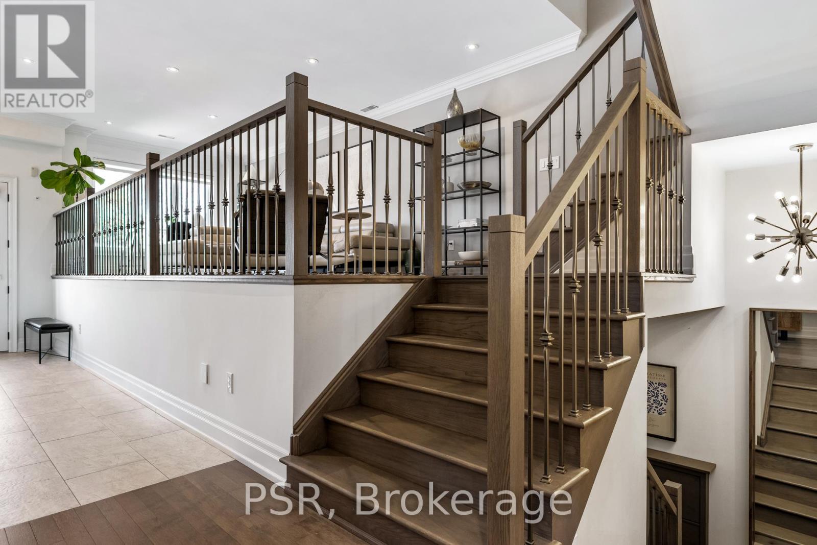 8 Willowbrook Road, Toronto, Ontario  M8Z 4A7 - Photo 11 - W12206976