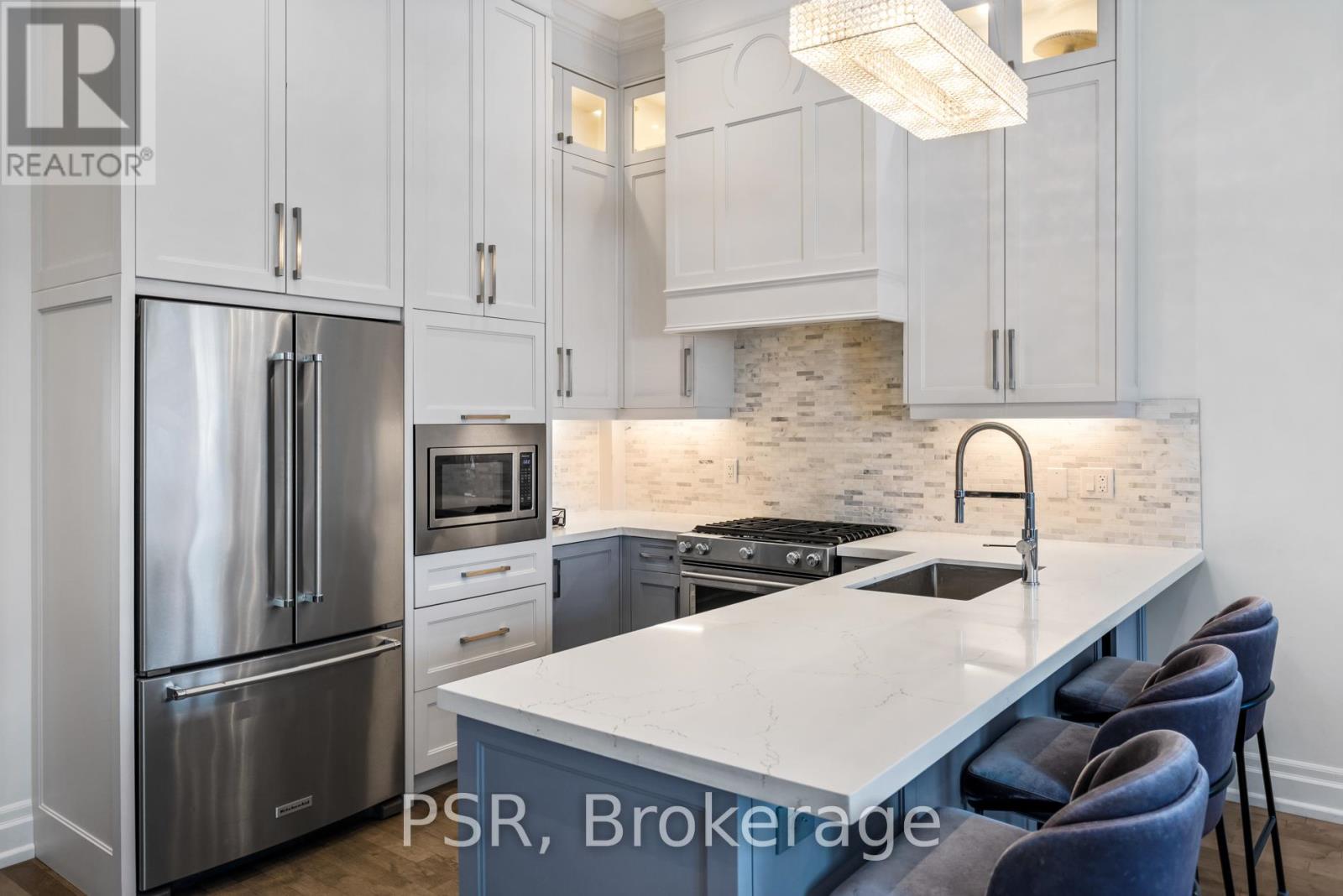 8 Willowbrook Road, Toronto, Ontario  M8Z 4A7 - Photo 5 - W12206976