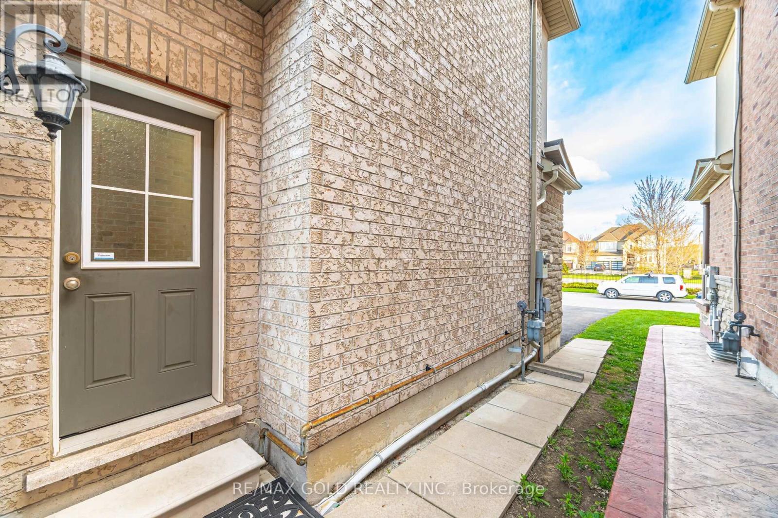 4 Fanfare Place, Brampton (Bram East), Ontario  L6P 3E2 - Photo 27 - W12207018