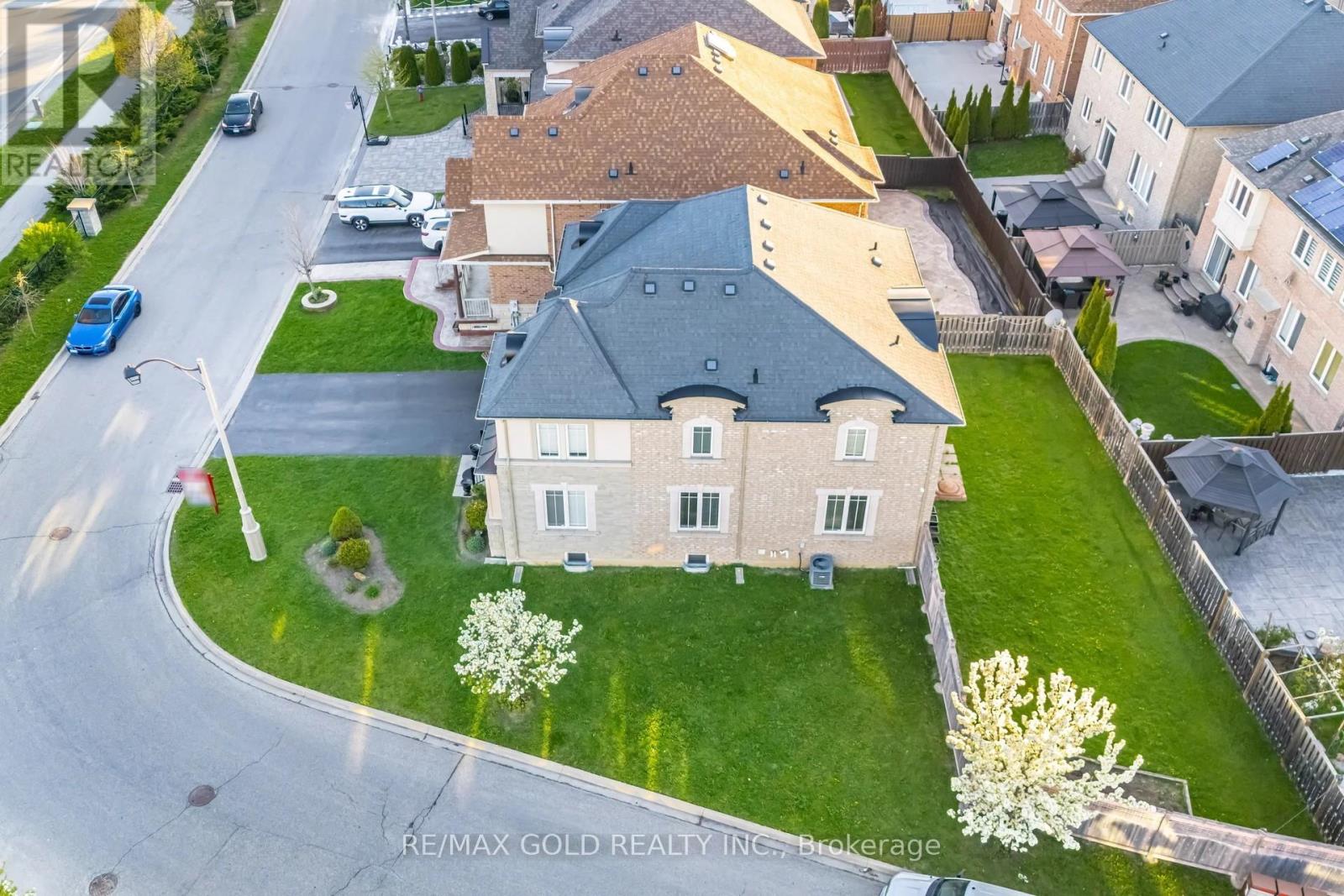 4 Fanfare Place, Brampton, Ontario  L6P 3E2 - Photo 32 - W12207018