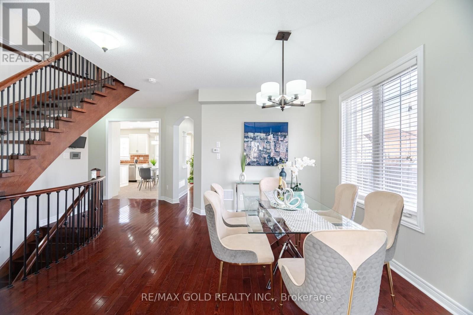 4 Fanfare Place, Brampton, Ontario  L6P 3E2 - Photo 4 - W12207018