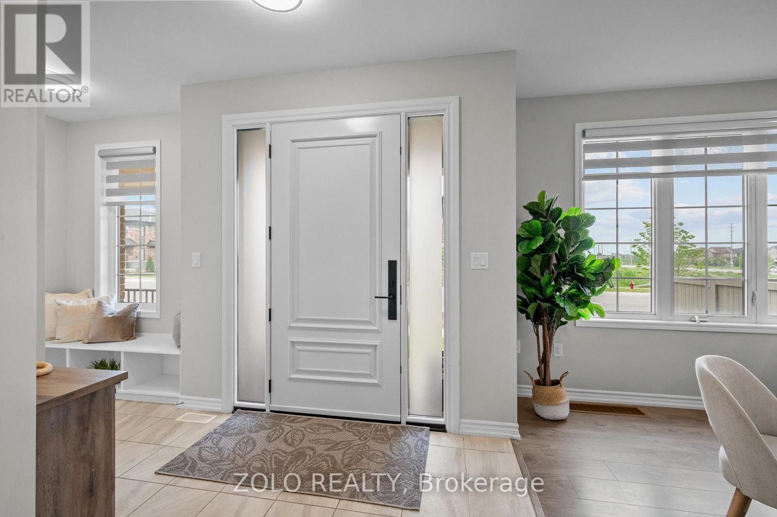 2 Circus Crescent, Brampton, Ontario  L7A 0H1 - Photo 5 - W12207031