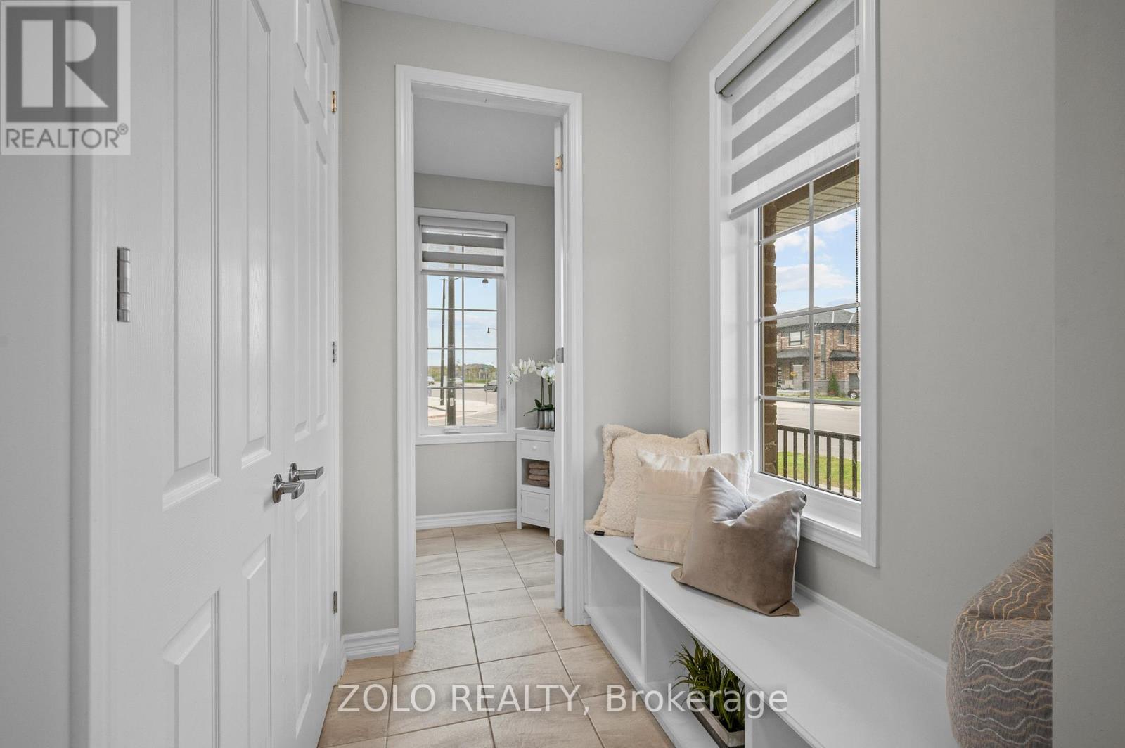 2 Circus Crescent, Brampton, Ontario  L7A 0H1 - Photo 7 - W12207031