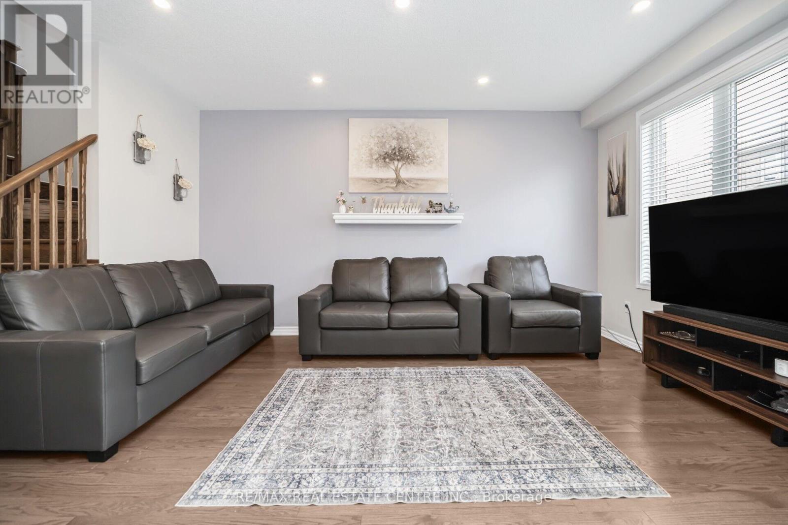 343 Emmett Landing, Milton, Ontario  L9E 0A6 - Photo 12 - W12207061