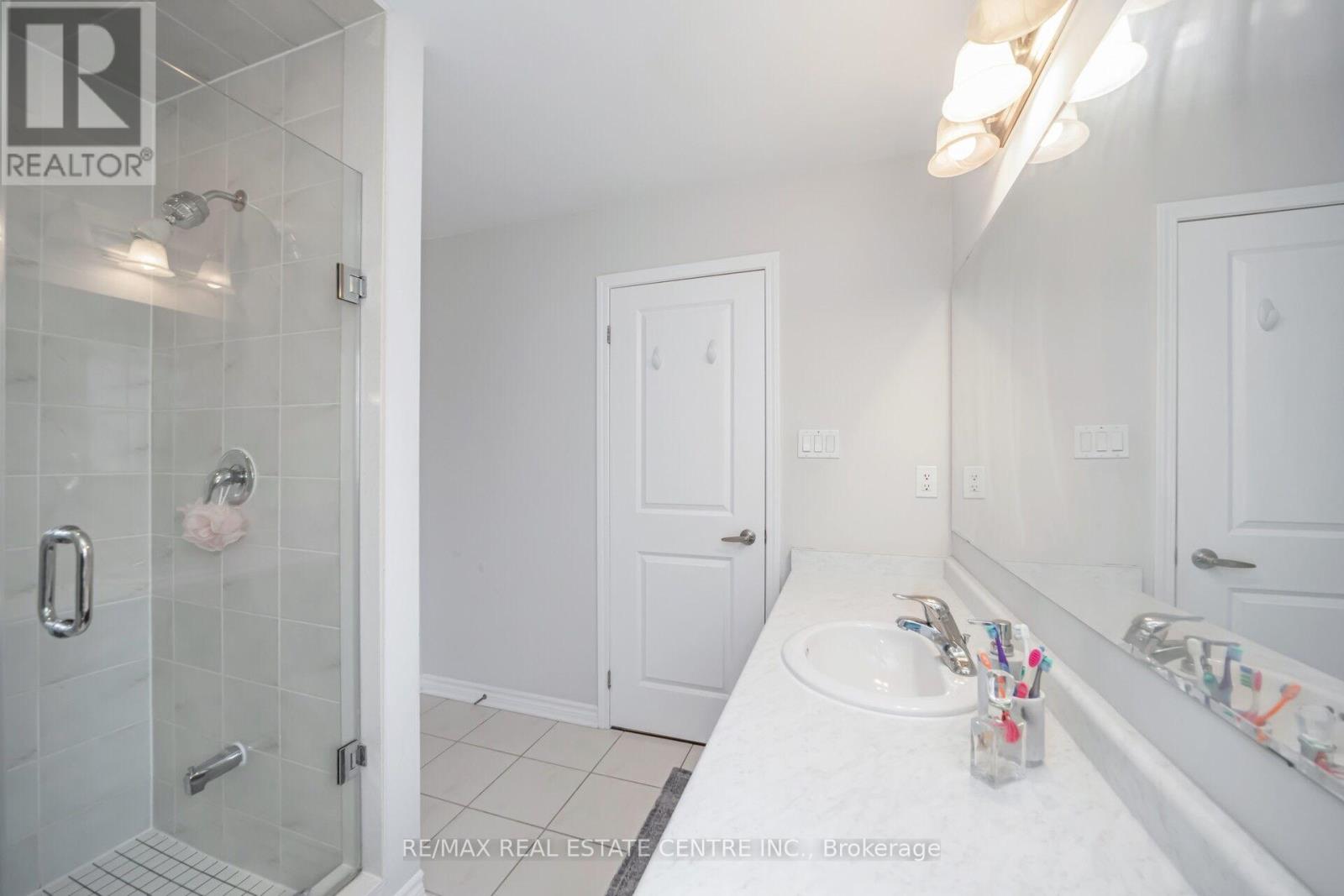 343 Emmett Landing, Milton, Ontario  L9E 0A6 - Photo 26 - W12207061