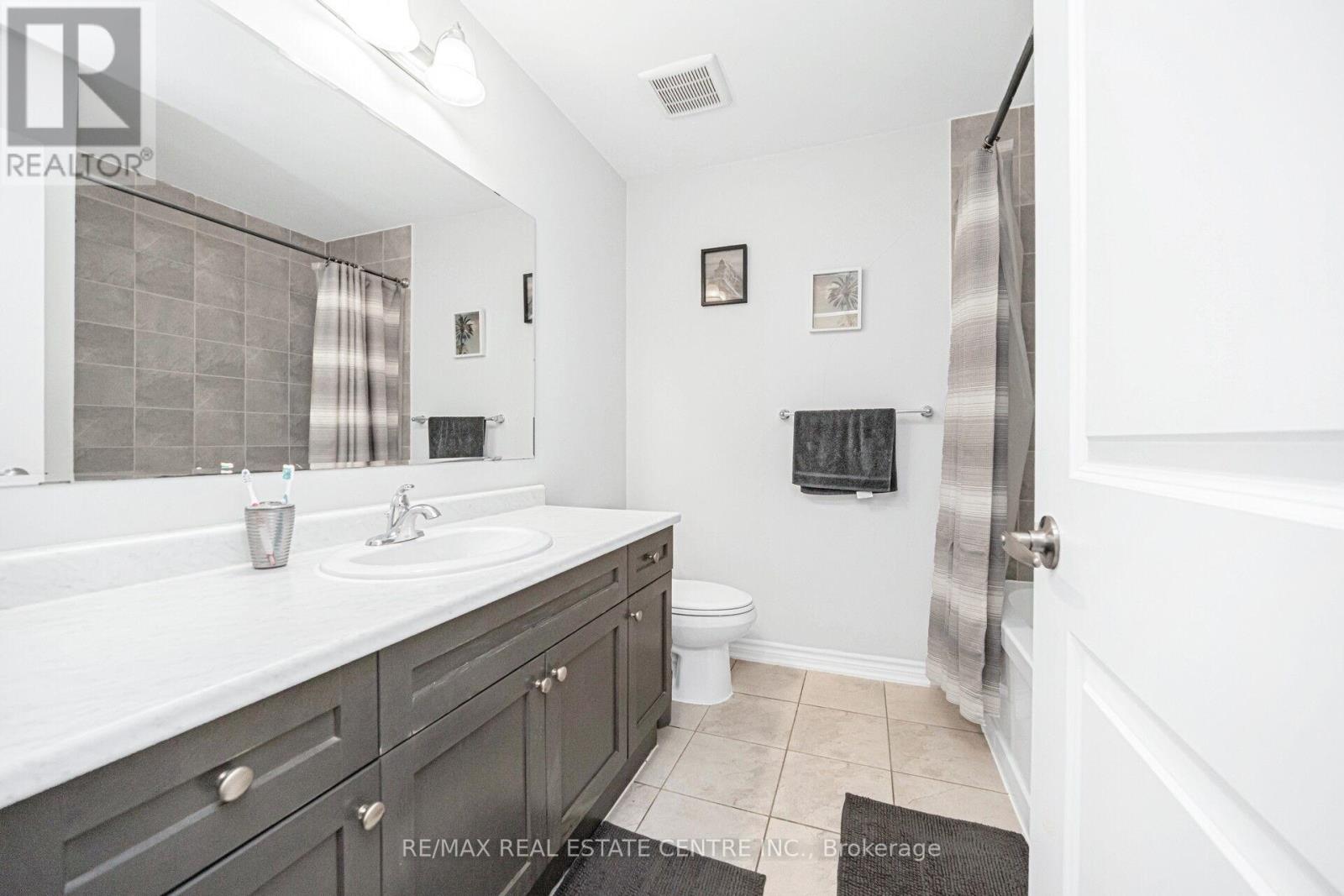 343 Emmett Landing, Milton, Ontario  L9E 0A6 - Photo 29 - W12207061