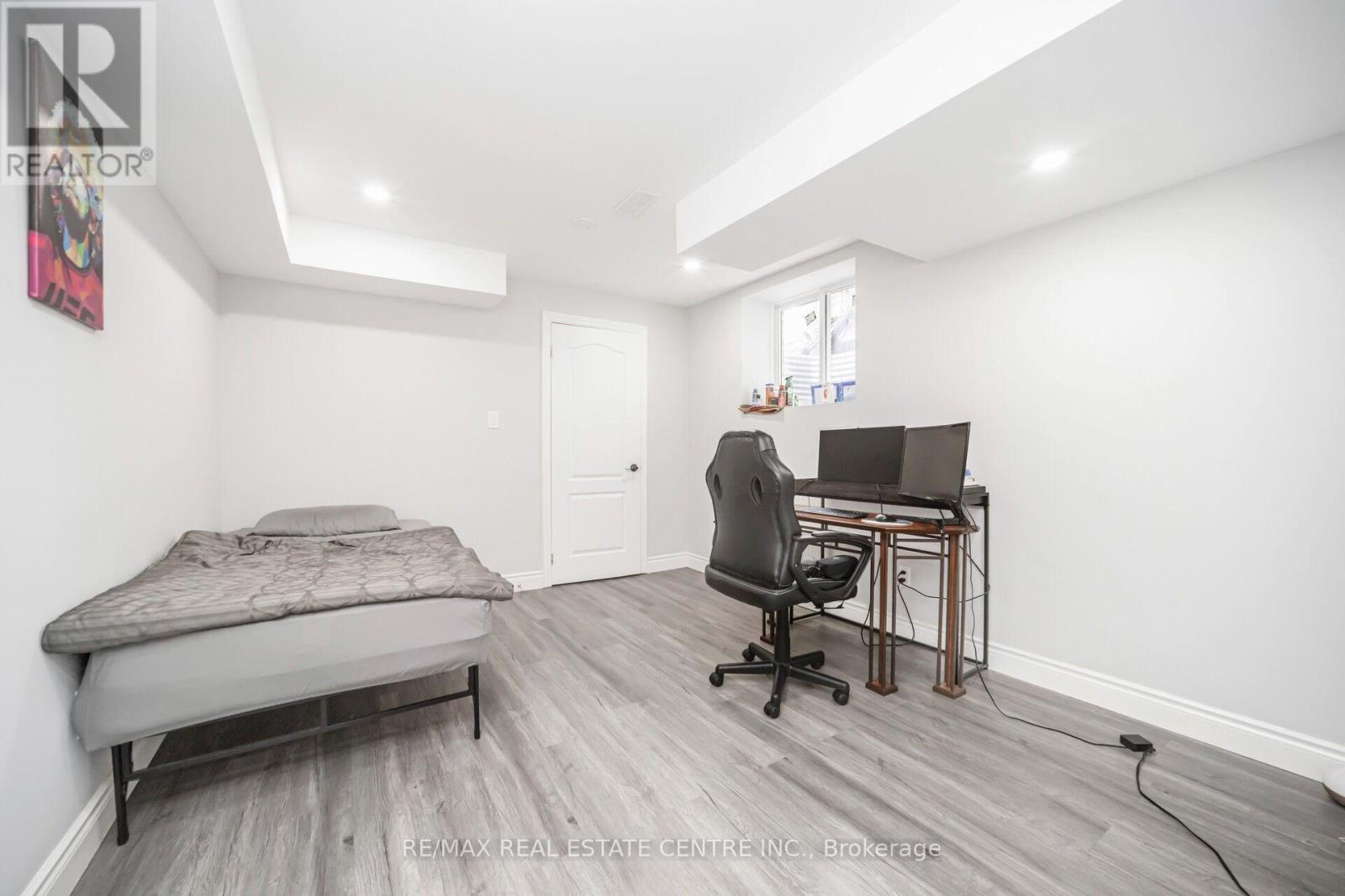 343 Emmett Landing, Milton, Ontario  L9E 0A6 - Photo 44 - W12207061