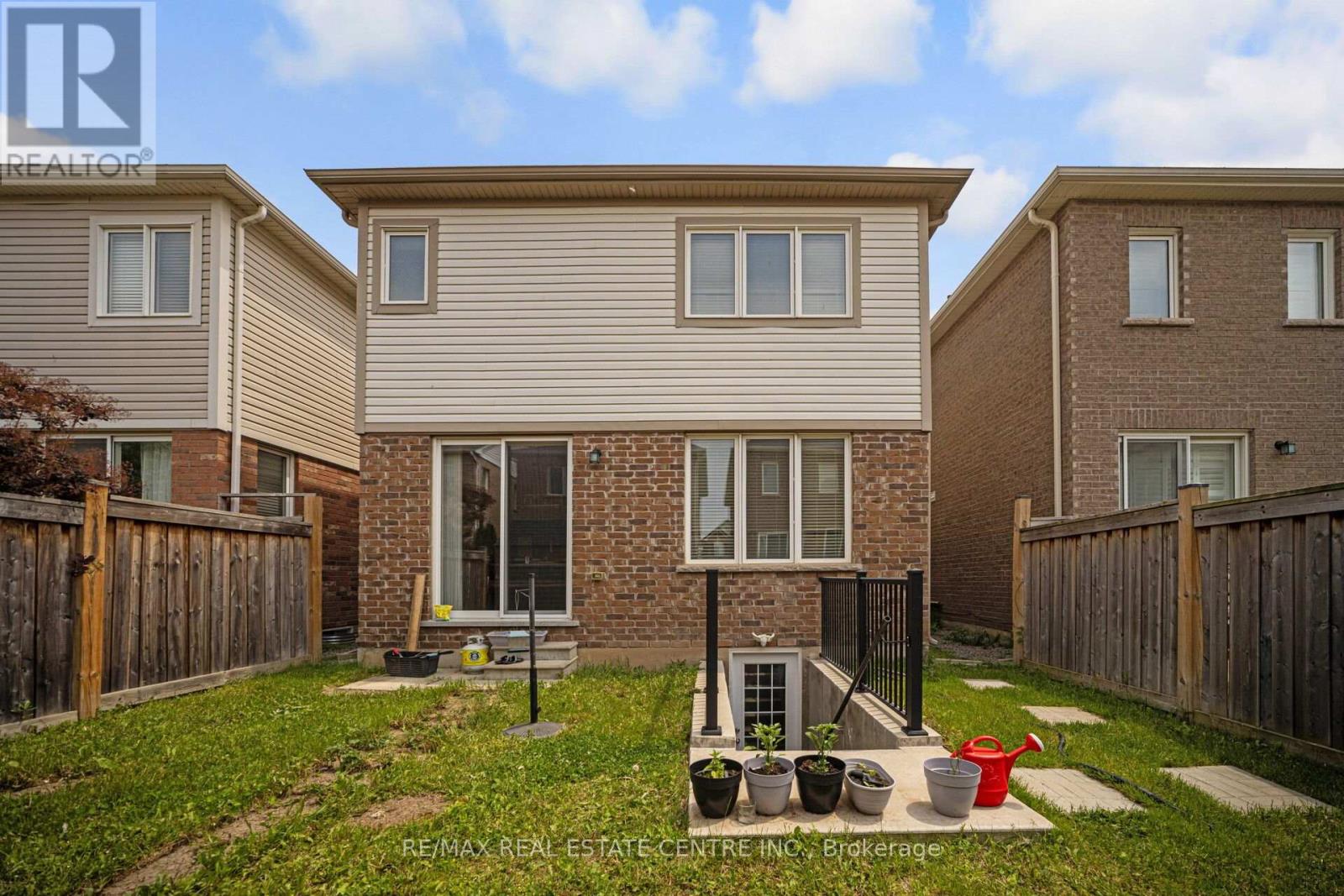 343 Emmett Landing, Milton, Ontario  L9E 0A6 - Photo 48 - W12207061