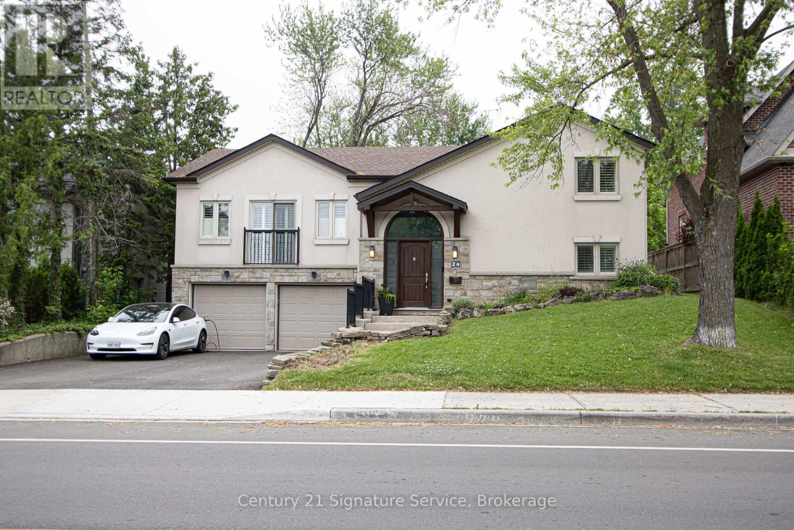 24 Joymar Drive, Mississauga (Streetsville), Ontario  L5M 1E9 - Photo 1 - W12207076