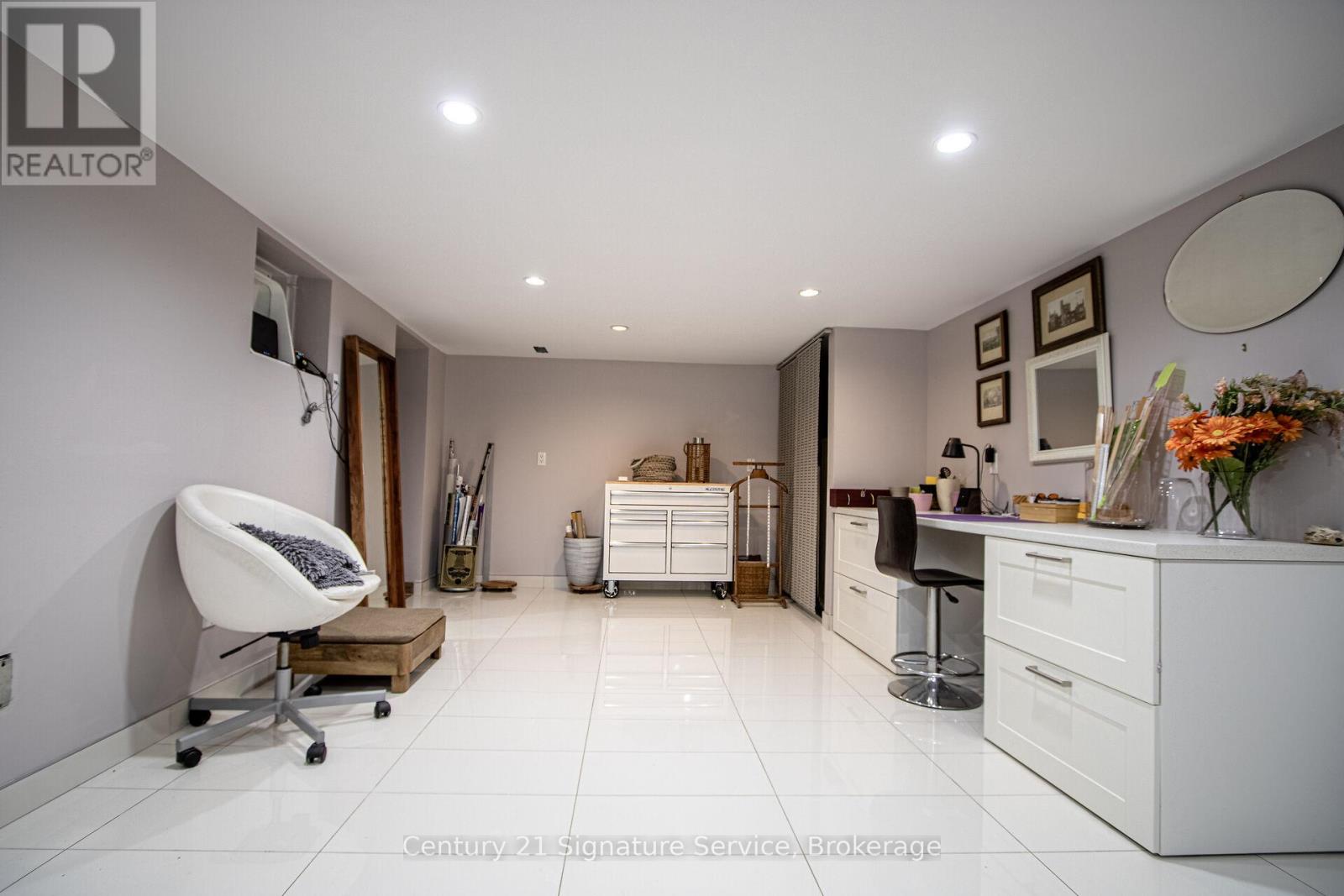 24 Joymar Drive, Mississauga (Streetsville), Ontario  L5M 1E9 - Photo 40 - W12207076