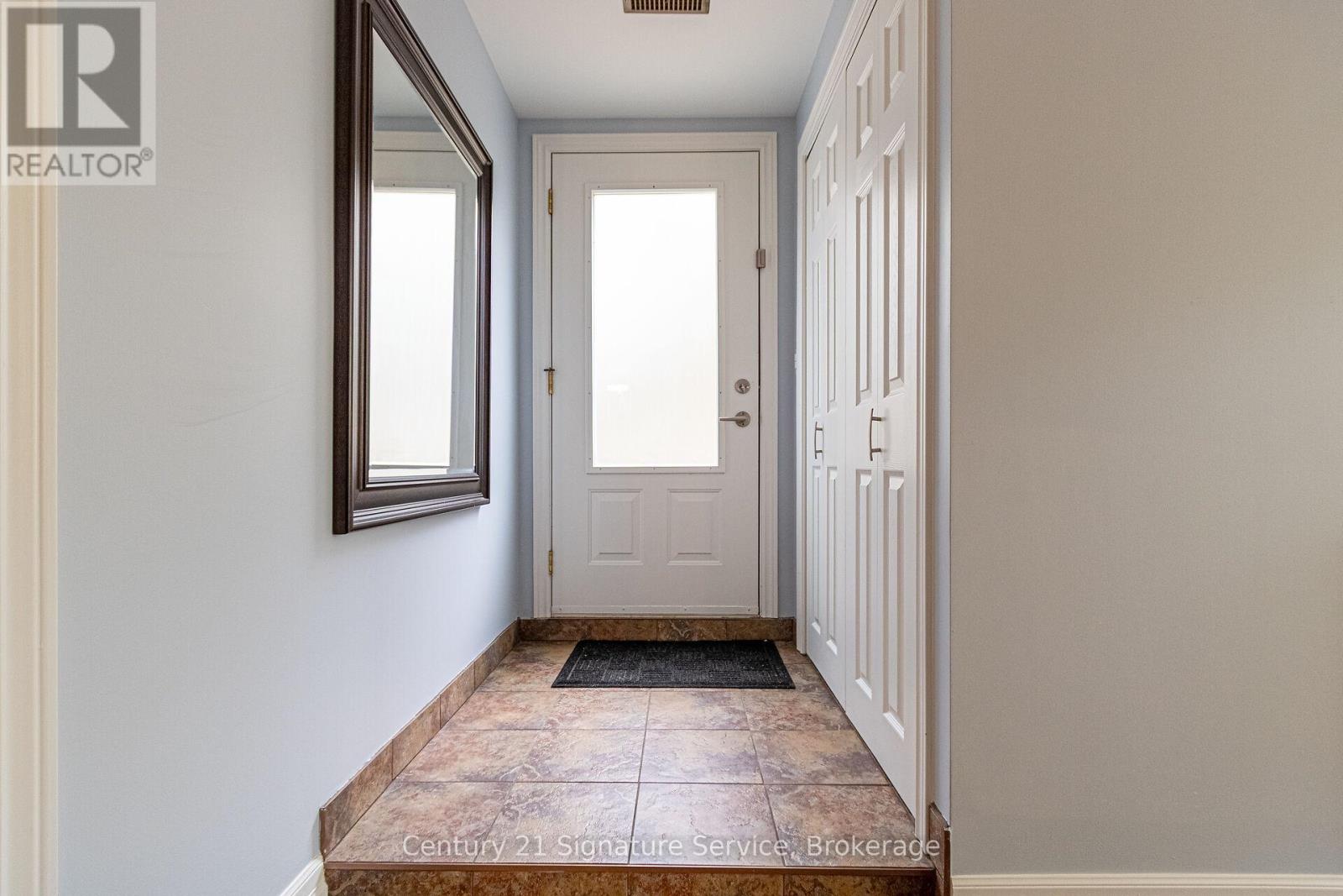 24 Joymar Drive, Mississauga (Streetsville), Ontario  L5M 1E9 - Photo 41 - W12207076