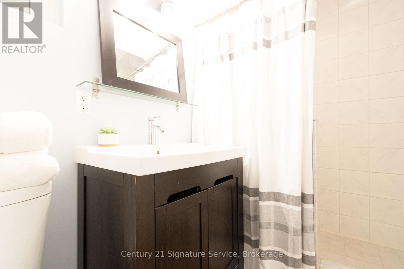 24 Joymar Drive, Mississauga (Streetsville), Ontario  L5M 1E9 - Photo 46 - W12207076