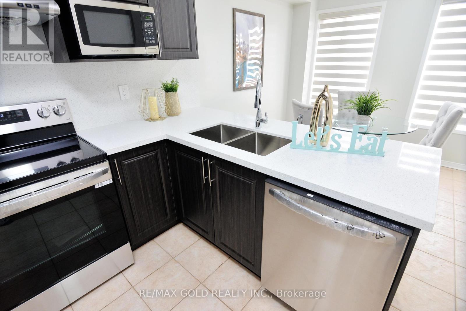 73 - 57 Brickyard Way, Brampton, Ontario  L6V 4M3 - Photo 12 - W12207078