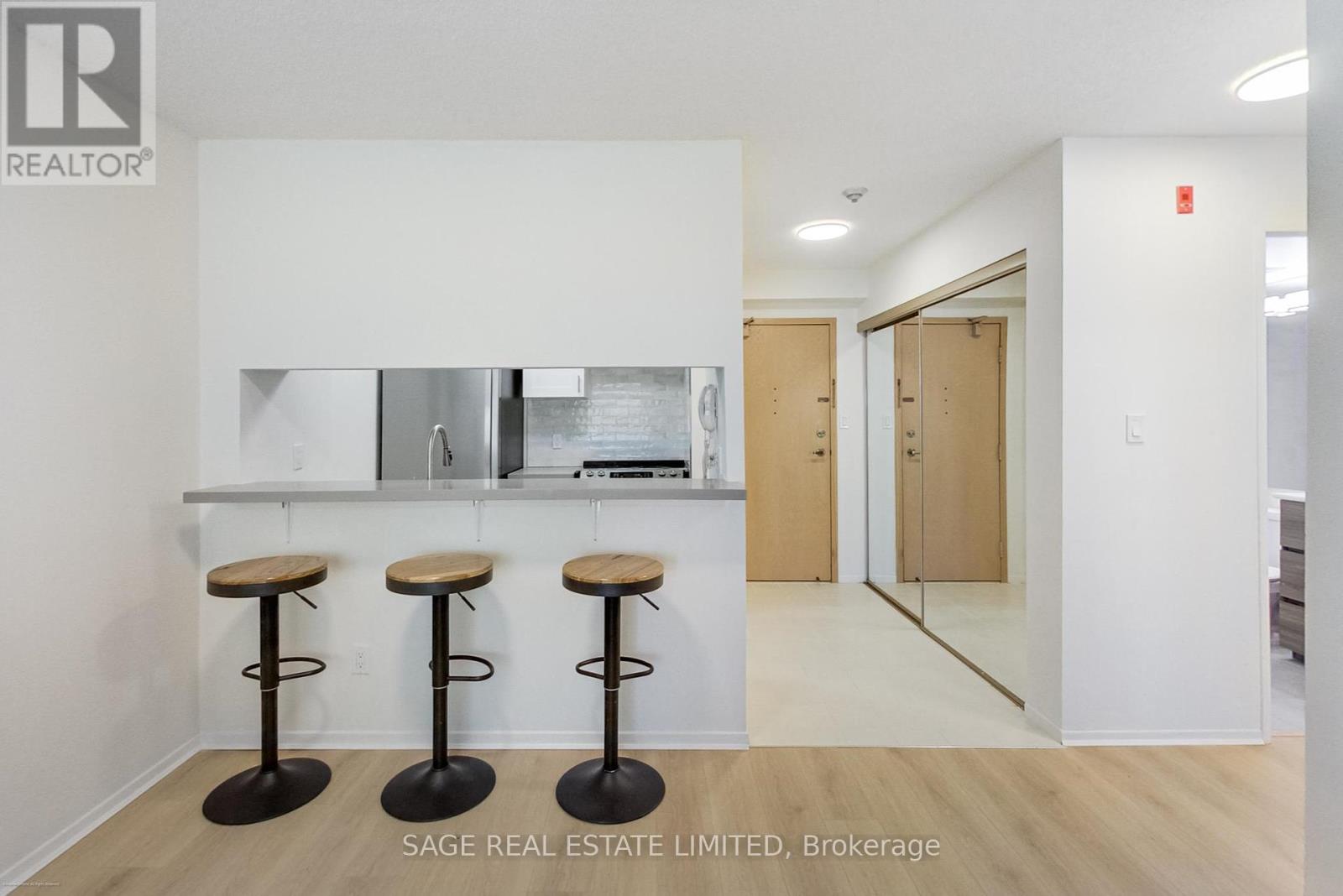 309 - 20 Southport Street, Toronto (High Park-Swansea), Ontario  M6S 4Y8 - Photo 10 - W12207080