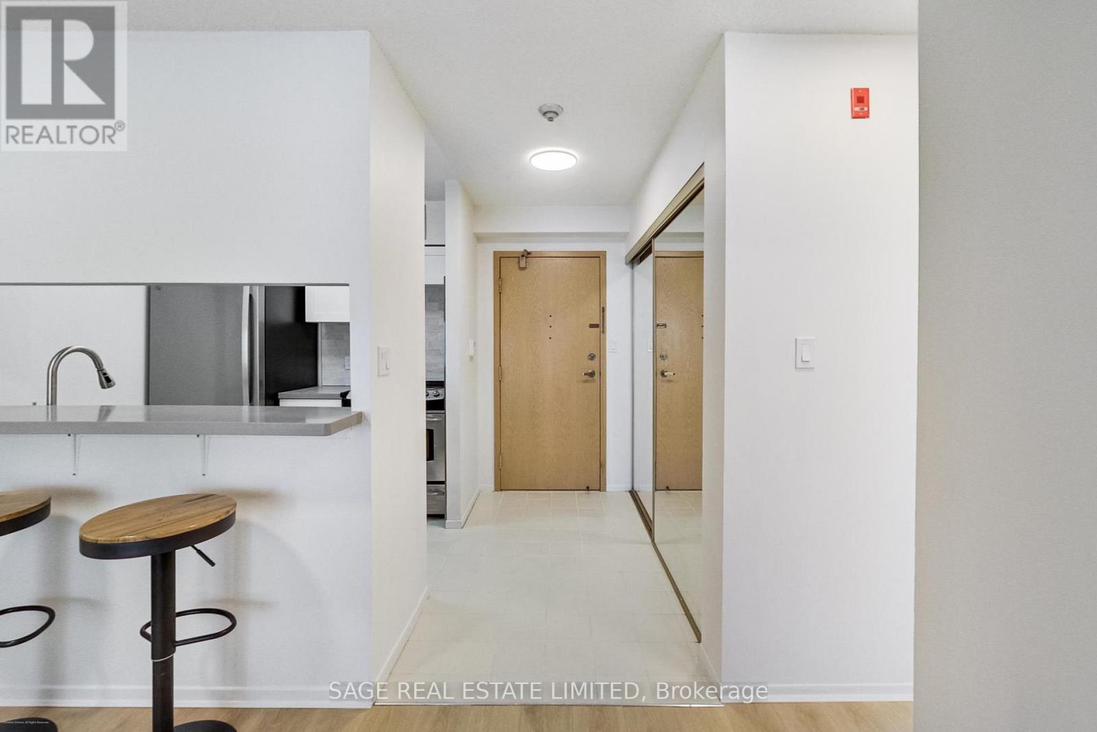 309 - 20 Southport Street, Toronto (High Park-Swansea), Ontario  M6S 4Y8 - Photo 11 - W12207080