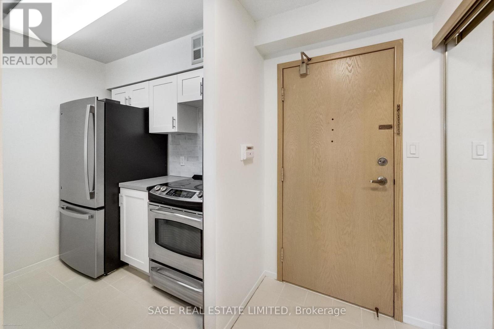 309 - 20 Southport Street, Toronto (High Park-Swansea), Ontario  M6S 4Y8 - Photo 13 - W12207080
