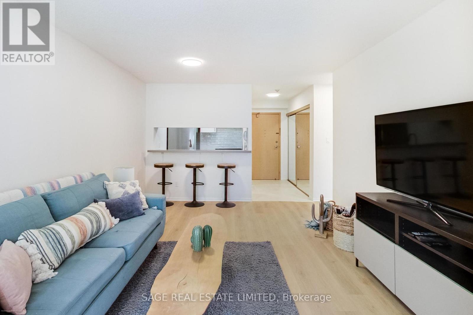 309 - 20 Southport Street, Toronto (High Park-Swansea), Ontario  M6S 4Y8 - Photo 7 - W12207080