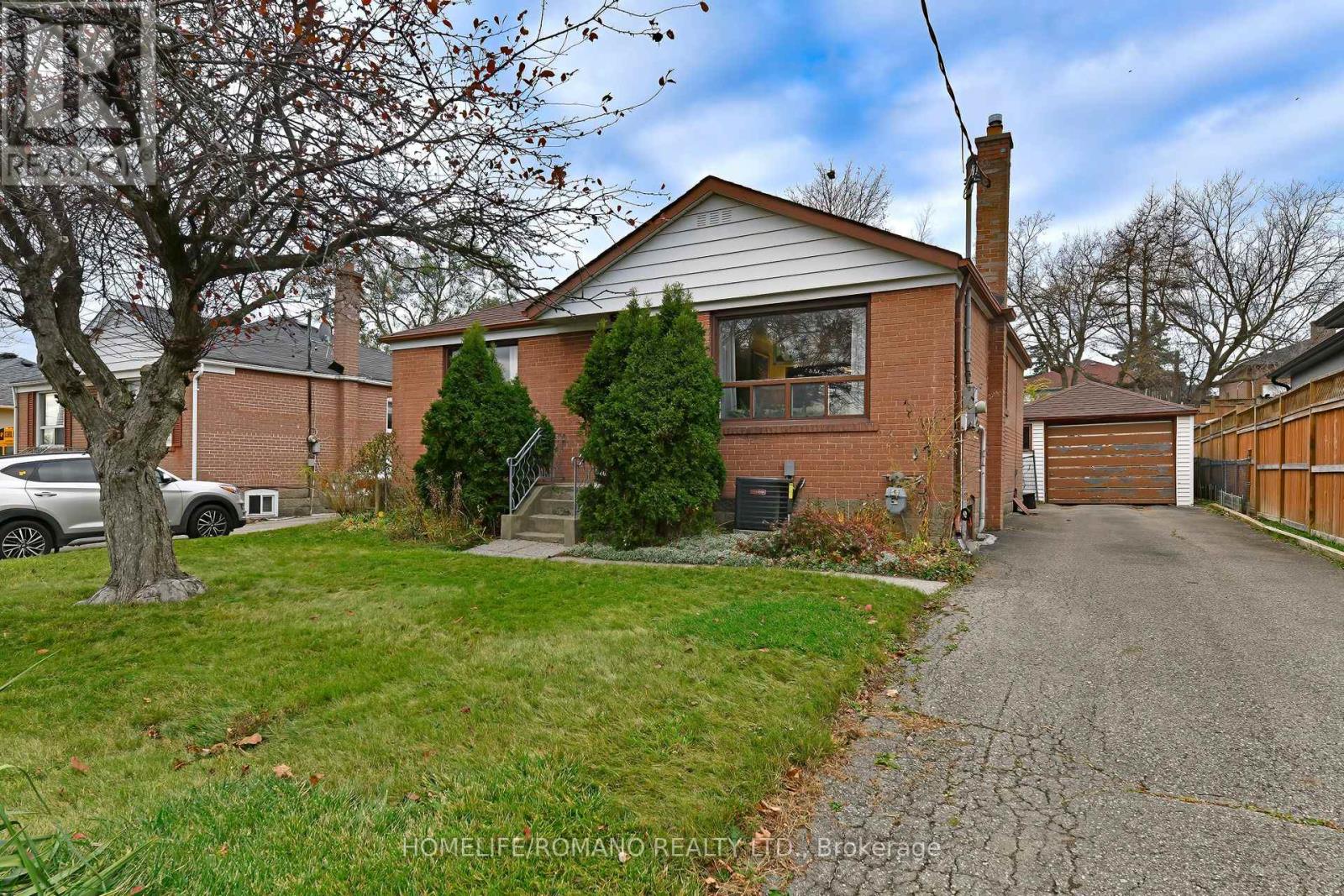 238 Epsom Downs Drive, Toronto, Ontario  M3M 1T4 - Photo 1 - W12207082