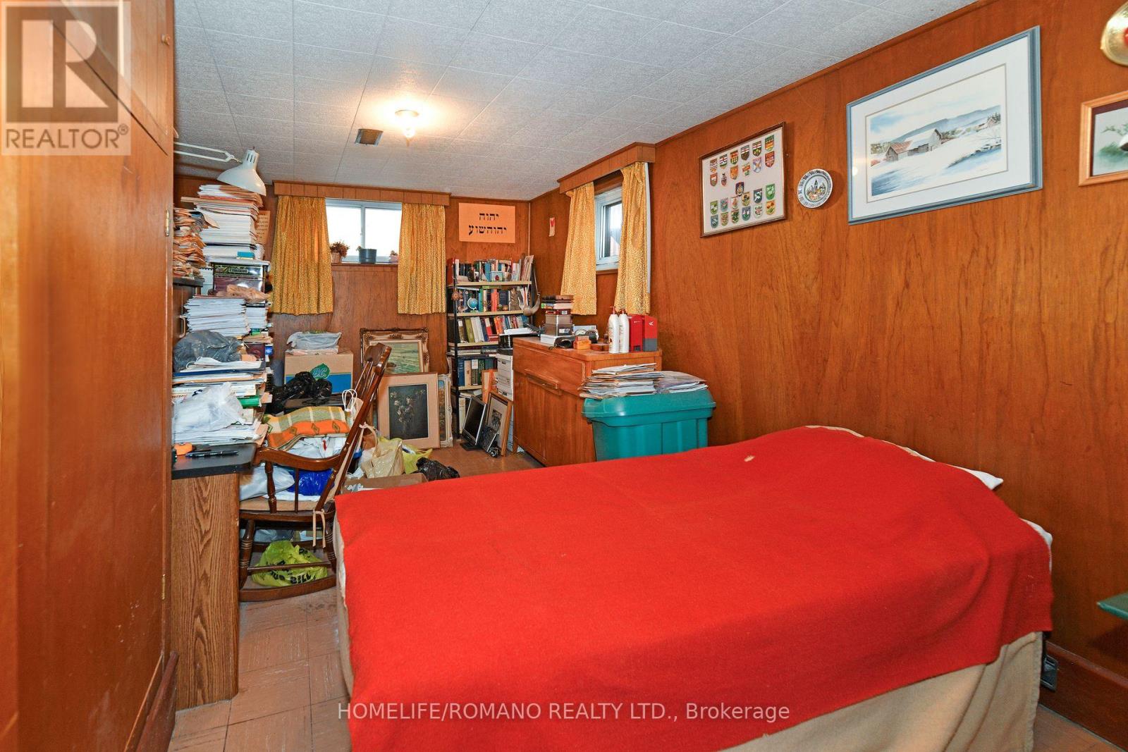 238 Epsom Downs Drive, Toronto, Ontario  M3M 1T4 - Photo 17 - W12207082