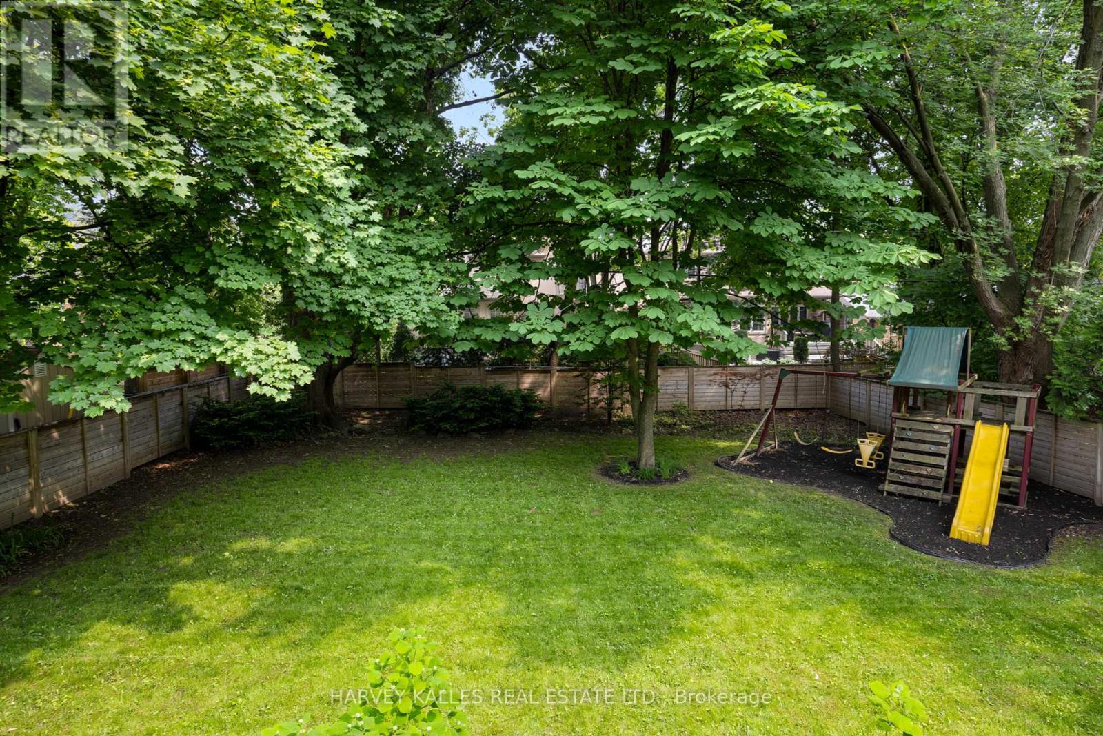 30 Nottingham Drive, Toronto, Ontario  M9A 2W5 - Photo 18 - W12207097