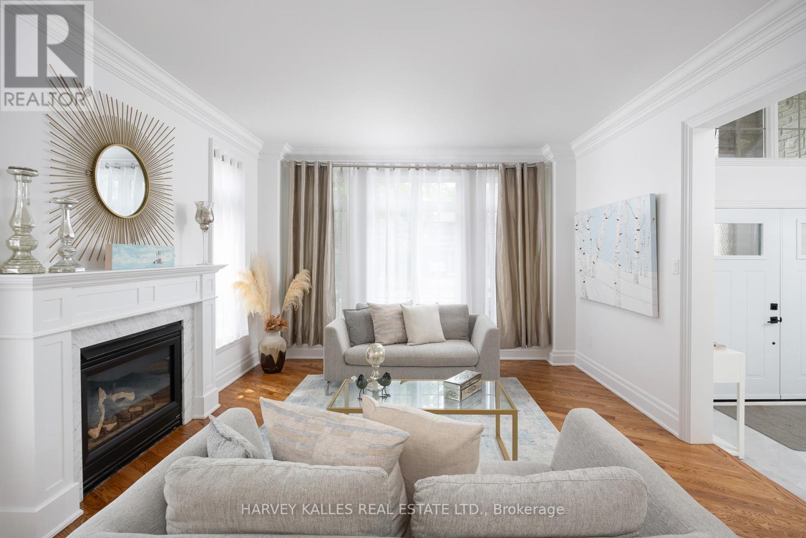 30 Nottingham Drive, Toronto, Ontario  M9A 2W5 - Photo 6 - W12207097