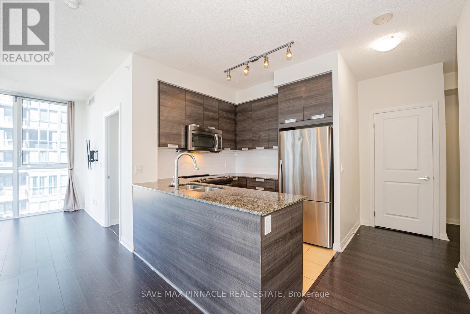 509 - 75 Eglinton Avenue W, Mississauga, Ontario  L5R 0E5 - Photo 10 - W12207099