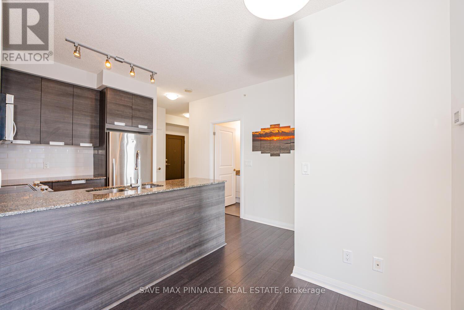 509 - 75 Eglinton Avenue W, Mississauga, Ontario  L5R 0E5 - Photo 14 - W12207099