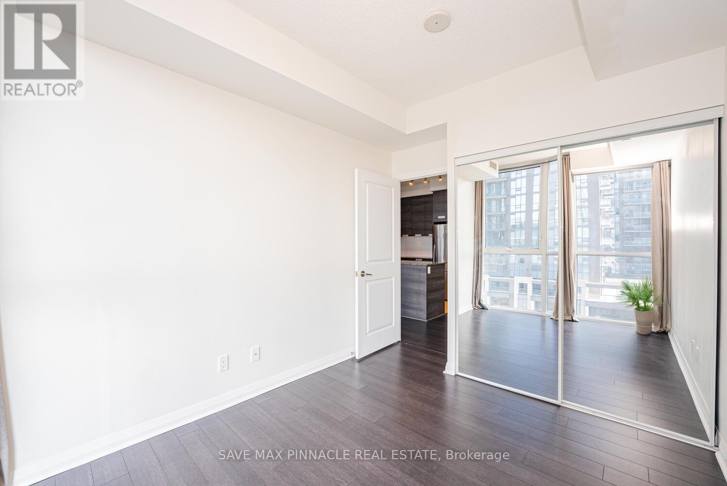 509 - 75 Eglinton Avenue W, Mississauga, Ontario  L5R 0E5 - Photo 22 - W12207099