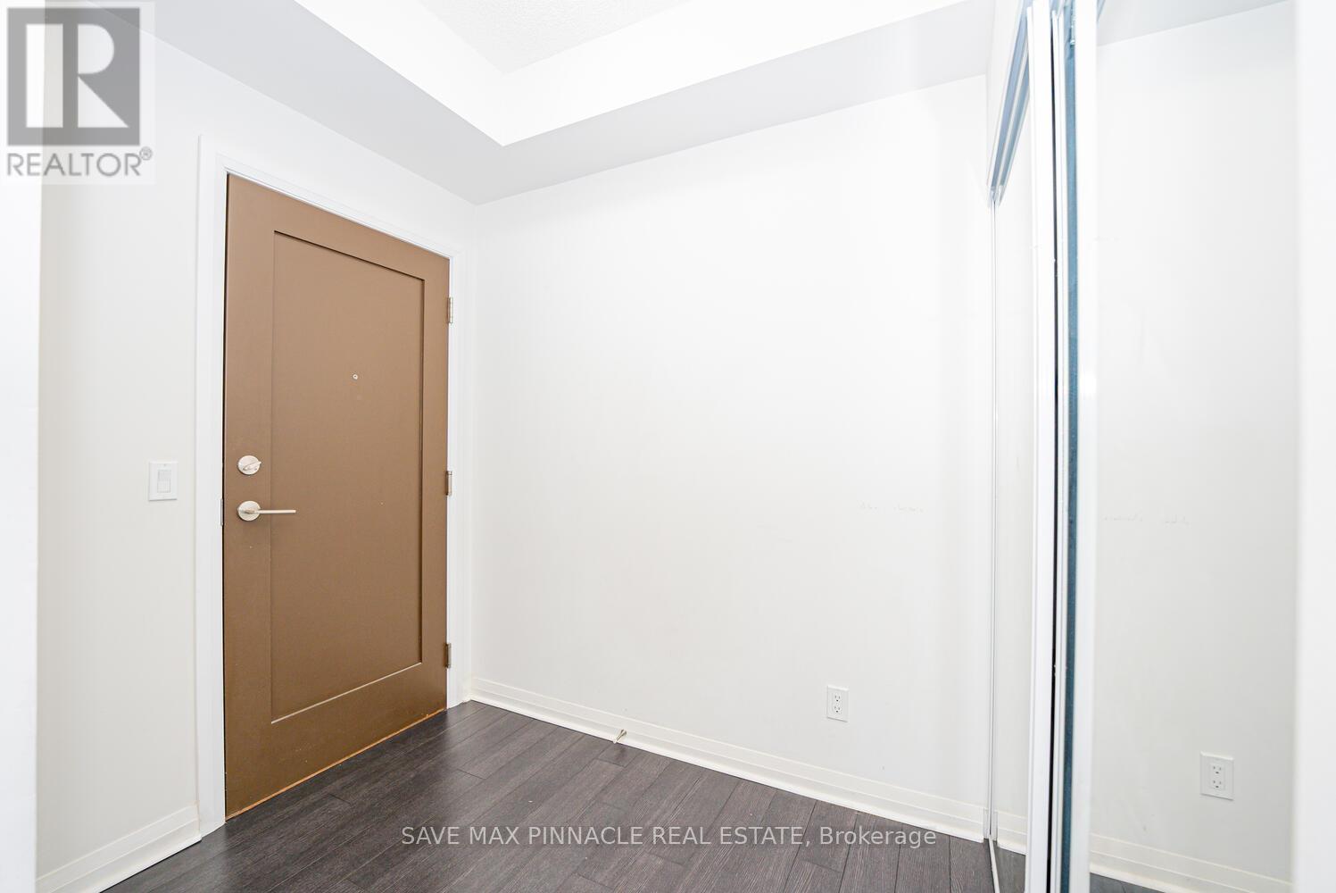 509 - 75 Eglinton Avenue W, Mississauga, Ontario  L5R 0E5 - Photo 8 - W12207099