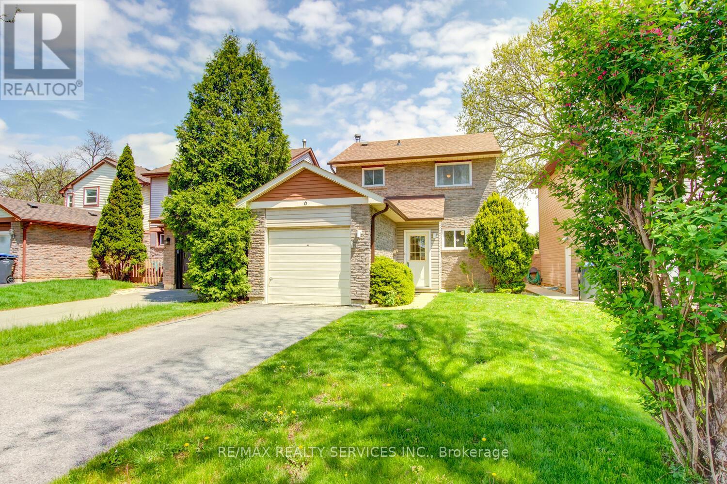 6 Wesmorland Avenue, Brampton, Ontario  L6Z 1E7 - Photo 1 - W12207104