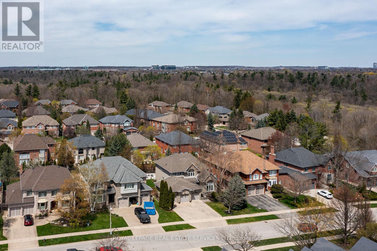 1061 Summit Ridge Drive, Oakville, Ontario  L6M 3K9 - Photo 47 - W12207120